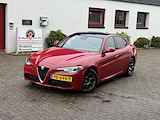 Alfa Romeo Giulia 2.0 TURBO 200pk Aut Super/ Panoramadak/ Lederen bekleding/ Elektrisch verstelbare en verwarmbare stoel/ Camera achter/ DAB/ Origineel NL/ NAP