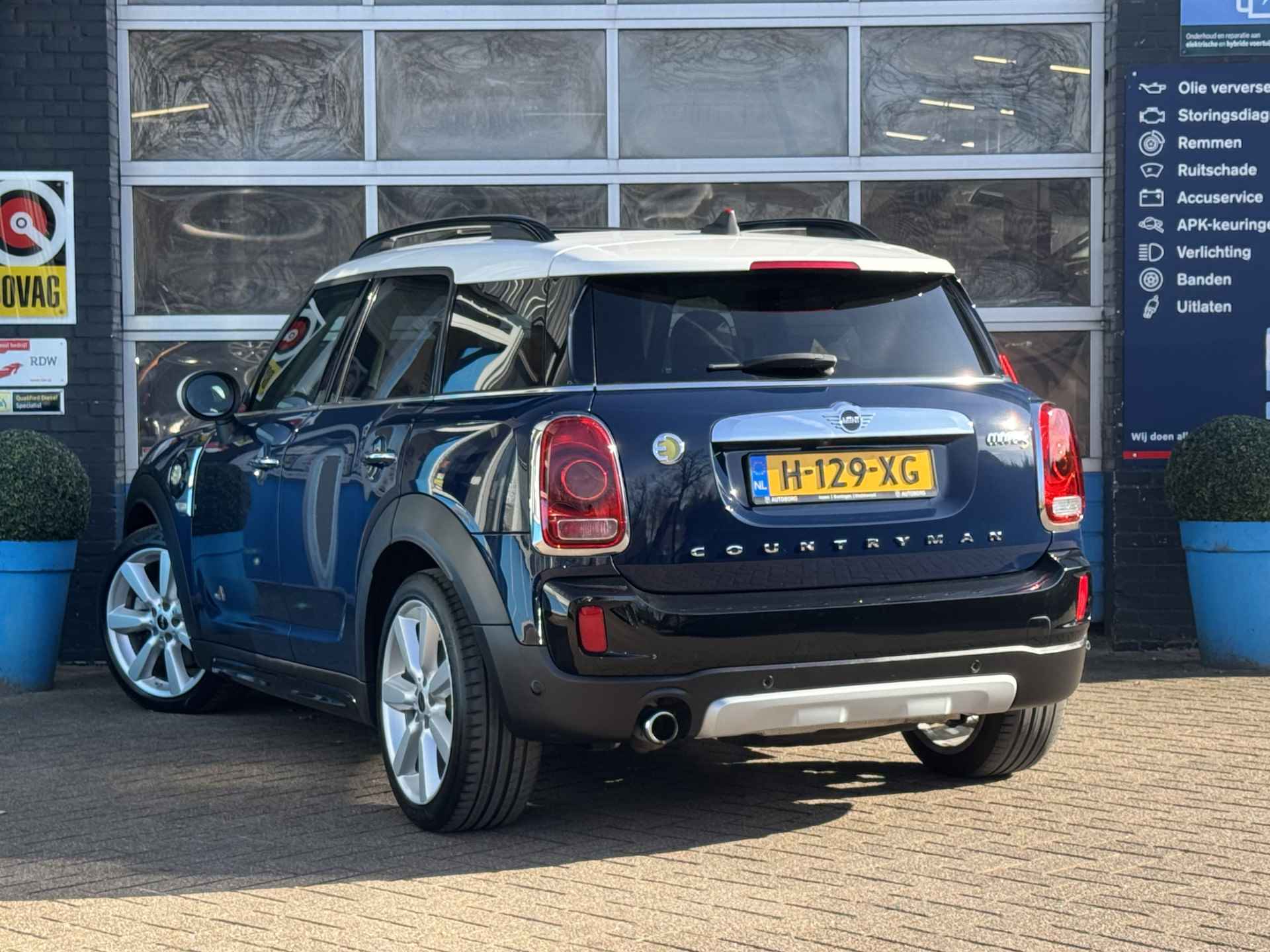 MINI Countryman 2.0 Cooper S E ALL4 Chili Prijs Inclusief Onderhoud & 12 Maand BOVAG Garantie | Bomvol Opties | Schuif/kantel Dak | Harman Kardon | - 3/56