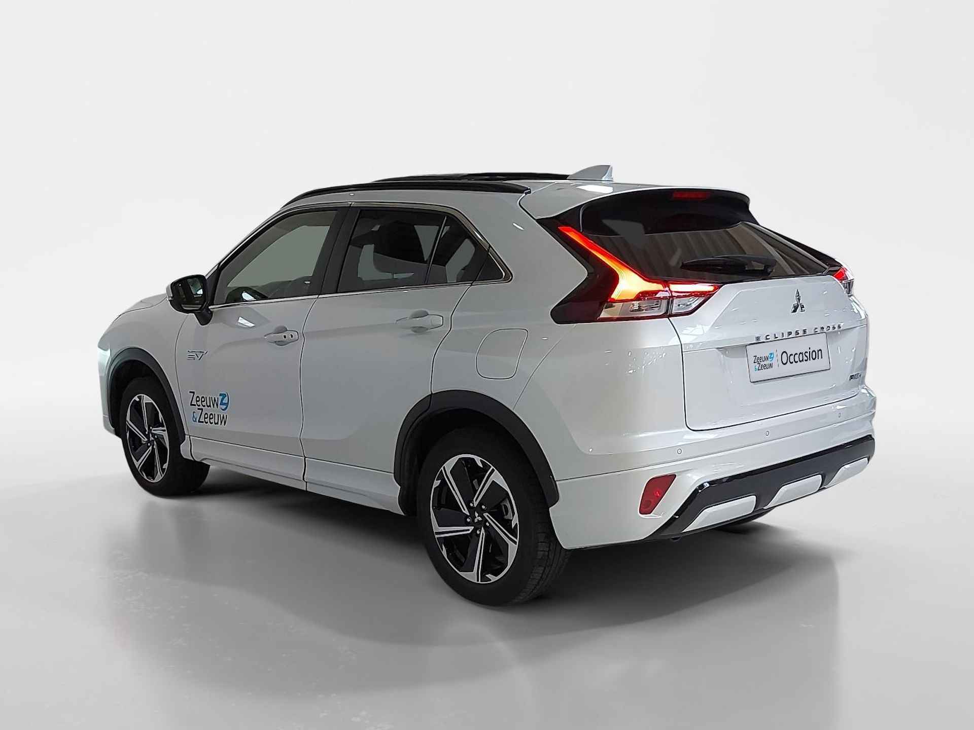 Mitsubishi Eclipse Cross 2.4 PHEV Instyle | Schuif/Kantel dak | 360-Camera | Parkeersensoren | Dodehoek detectie | Elektrische stoelen | Stoelverwarming voor+ achter | Stuurverwarming | Navigatie | Apple Carplay/Android auto | - 3/46