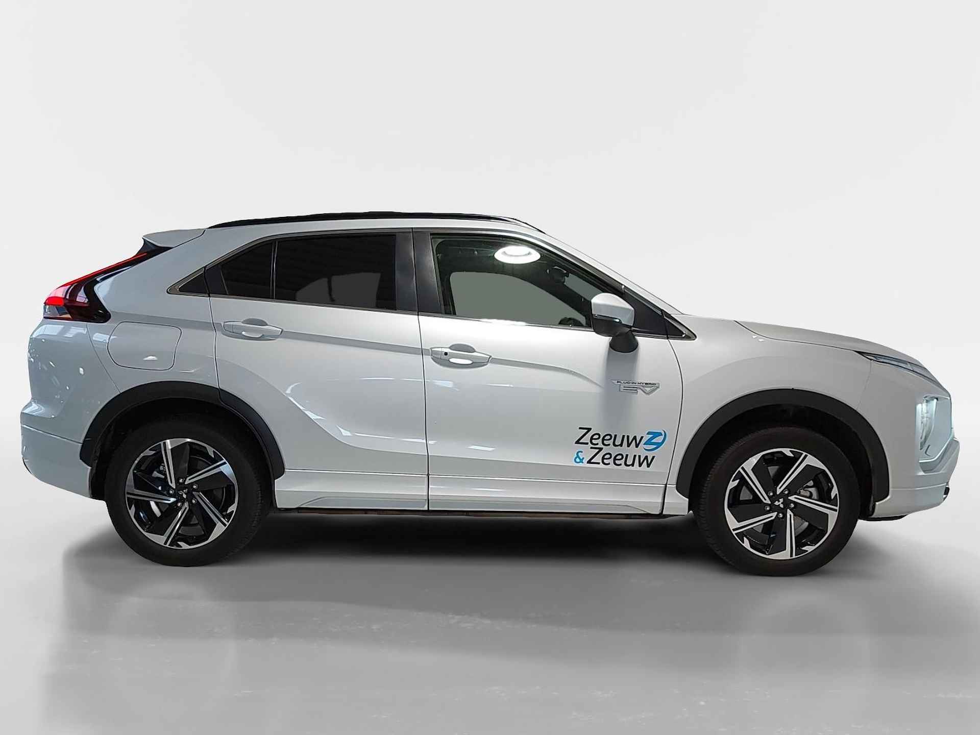 Mitsubishi Eclipse Cross 2.4 PHEV Instyle | Schuif/Kantel dak | 360-Camera | Parkeersensoren | Dodehoek detectie | Elektrische stoelen | Stoelverwarming voor+ achter | Stuurverwarming | Navigatie | Apple Carplay/Android auto | - 6/46