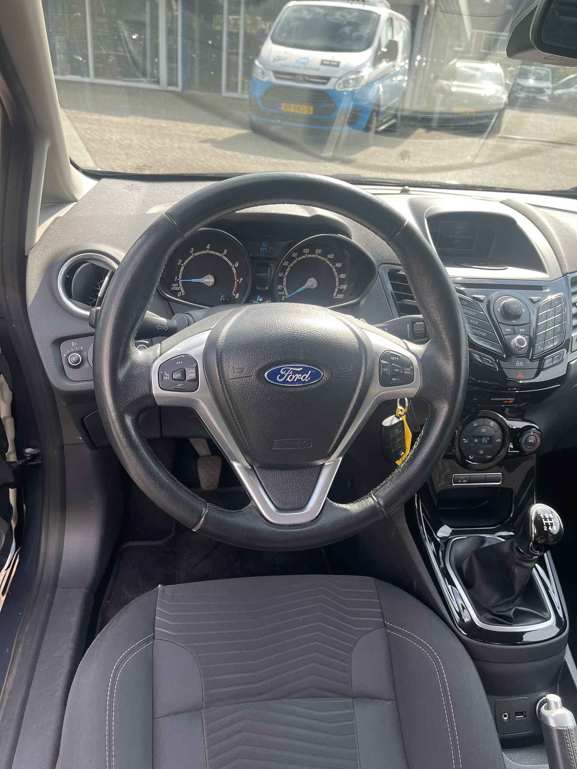 Ford Fiesta 1.0 EcoBoost Titanium 100pk Trekhaak | 2023 Nieuwe Distributieriem gehad | Cruise Controle | Climate Controle | Elek. Voorruitverwarming | Dealer onderhouden - 8/32
