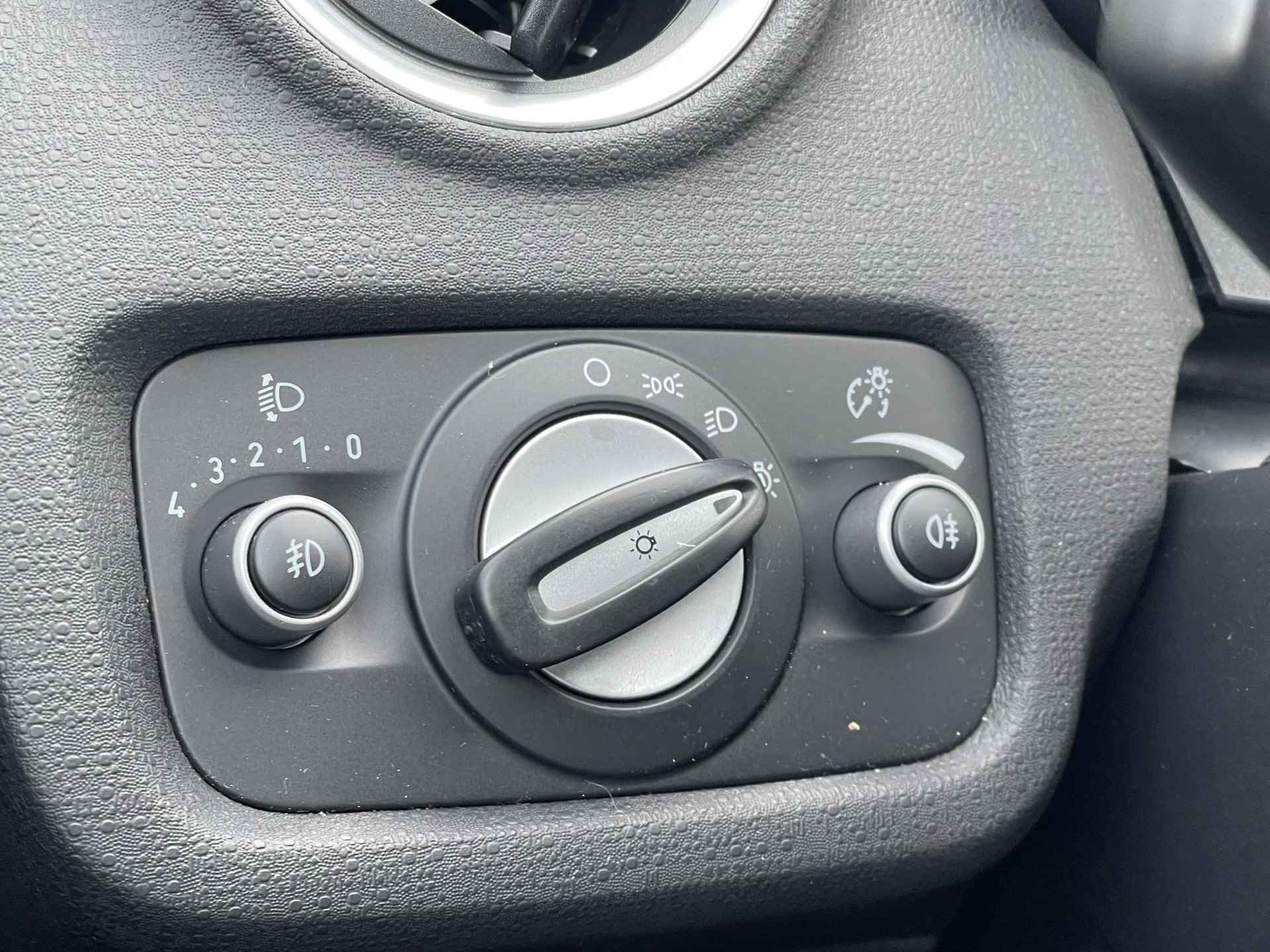 Ford Fiesta 1.0 EcoBoost Titanium 100pk Trekhaak | 2023 Nieuwe Distributieriem gehad | Cruise Controle | Climate Controle | Elek. Voorruitverwarming | Dealer onderhouden - 19/32