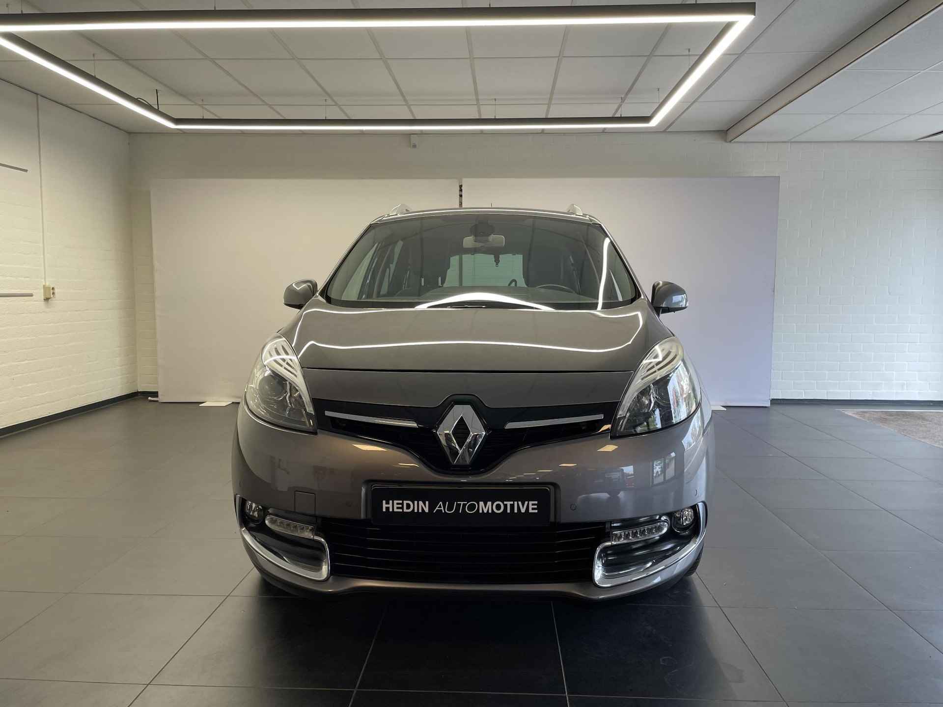 Renault Grand Scénic 1.2 TCe R-Cinéma , 5-persoons ; Trekhaak ; navi ; Parkeersensoren voor en achter ; 17" lmv - 8/31