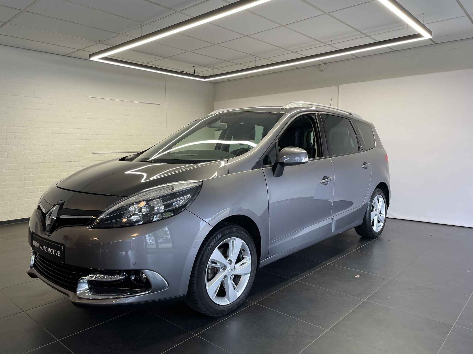 Renault Grand Scénic 1.2 TCe R-Cinéma , 5-persoons ; Trekhaak ; navi ; Parkeersensoren voor en achter ; 17" lmv - 9/31