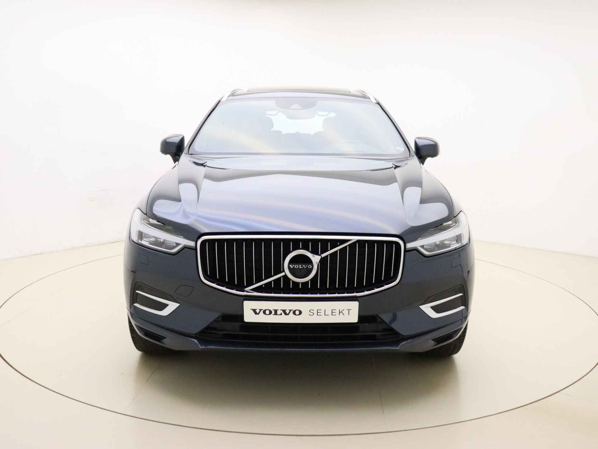 Volvo XC60 D4 190pk Inscription / Luchtvering / Trekhaak / H&K / Elektr. stoelen / Panorama dak / Stoel/- en stuur verwarming / - 9/43