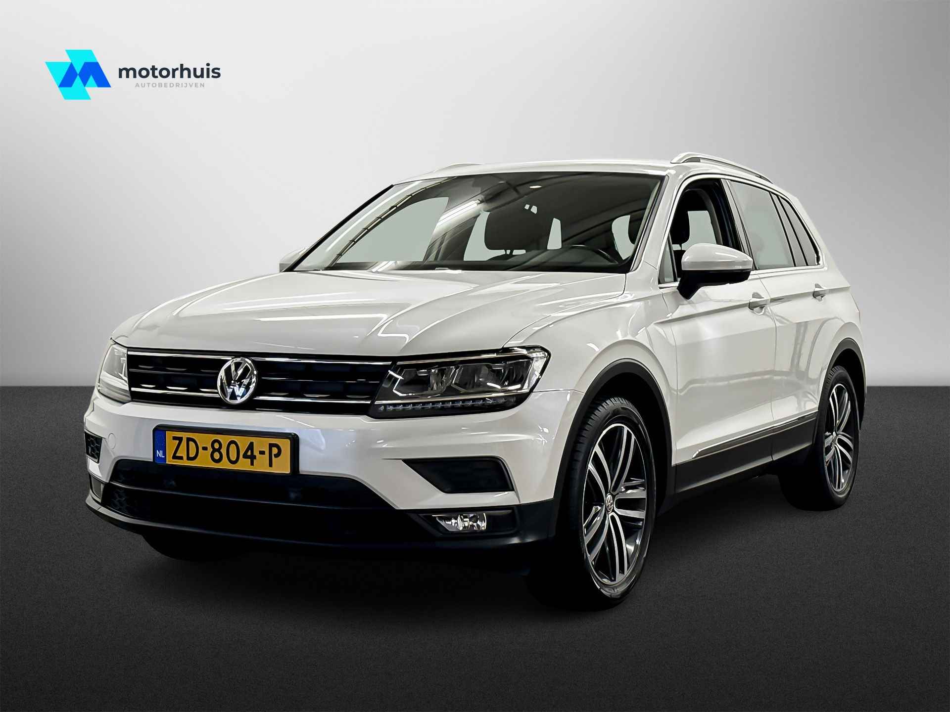 VOLKSWAGEN Tiguan 1.5 TSI 130PK COMFORTLINE BUSINESS NAVI PDC LED TEL 19INCH TREKHAAK NAP - 1/30