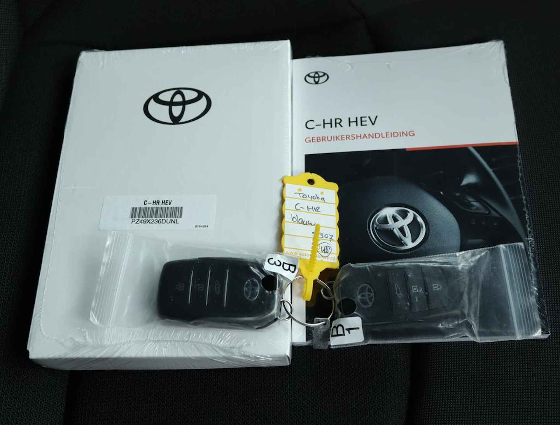 Toyota C-HR Hybrid 140 First Edition - 11/57