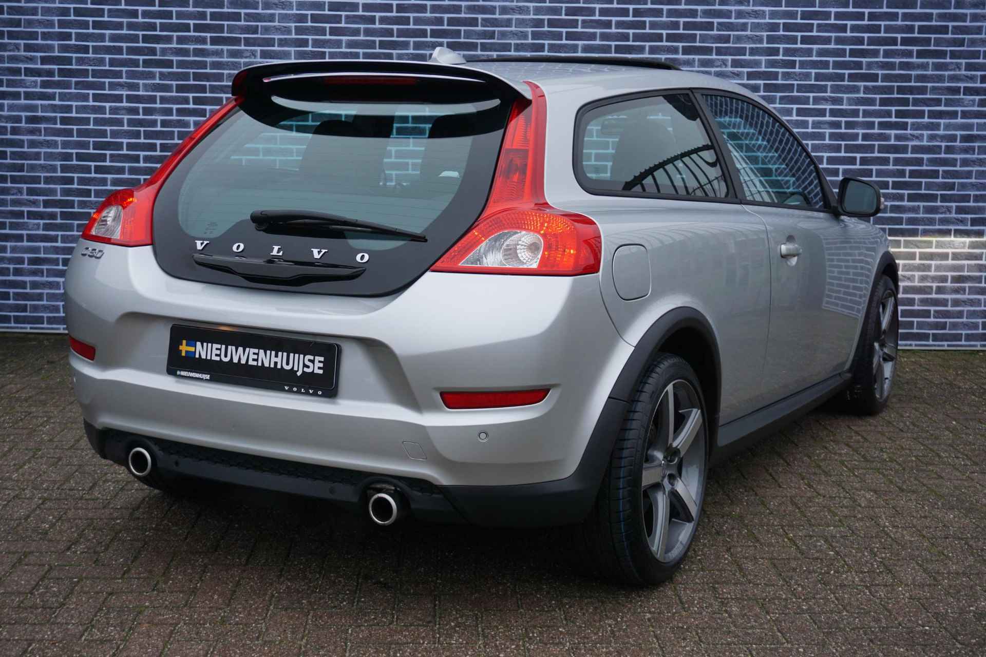 Volvo C30 2.5 T5 Kinetic | Uniek | Leder | Bi Xenon | Schuif Kanteldak | Stoelverwarming | Memory | Standkachel | - 4/29