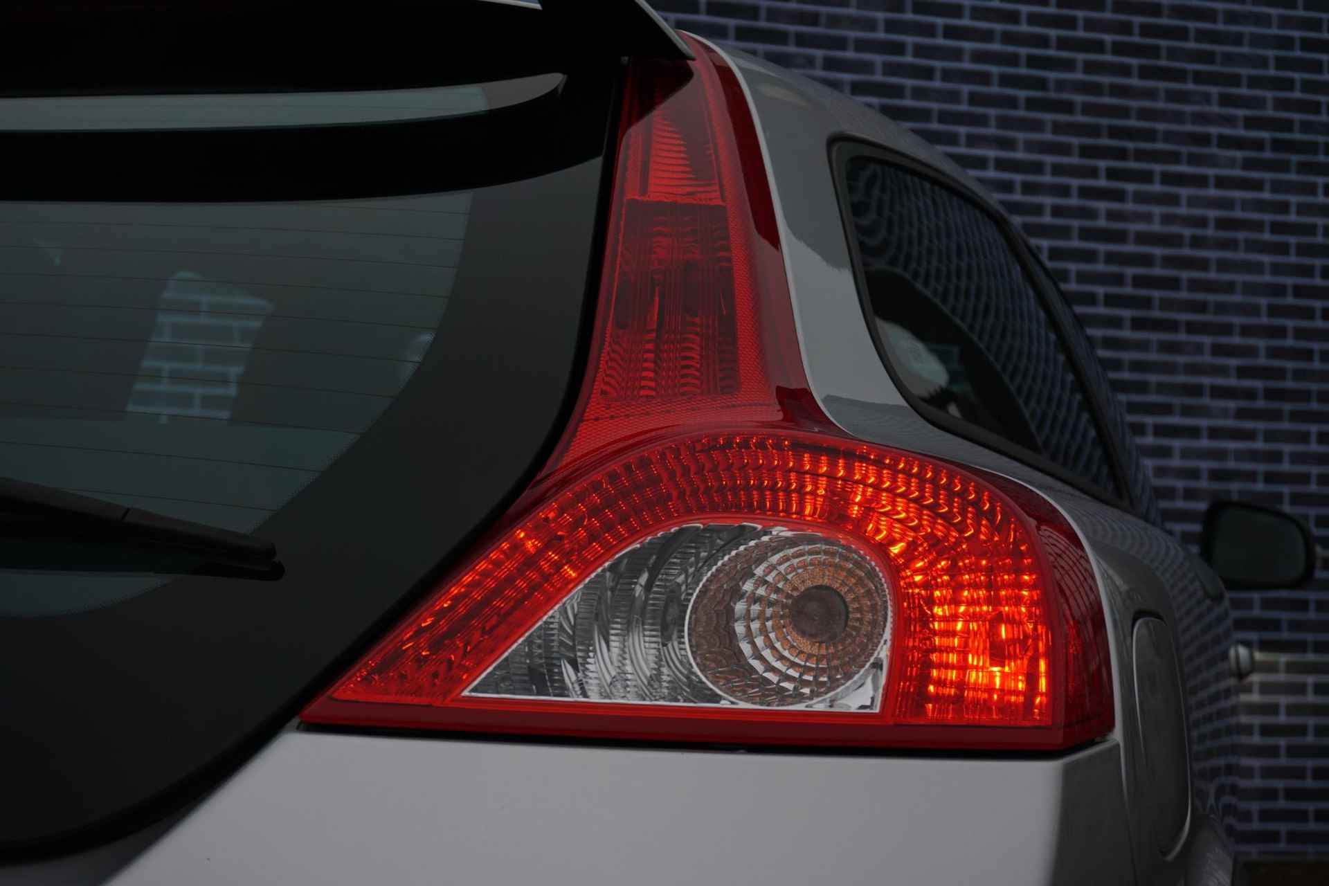 Volvo C30 2.5 T5 Kinetic | Uniek | Leder | Bi Xenon | Schuif Kanteldak | Stoelverwarming | Memory | Standkachel | - 25/29