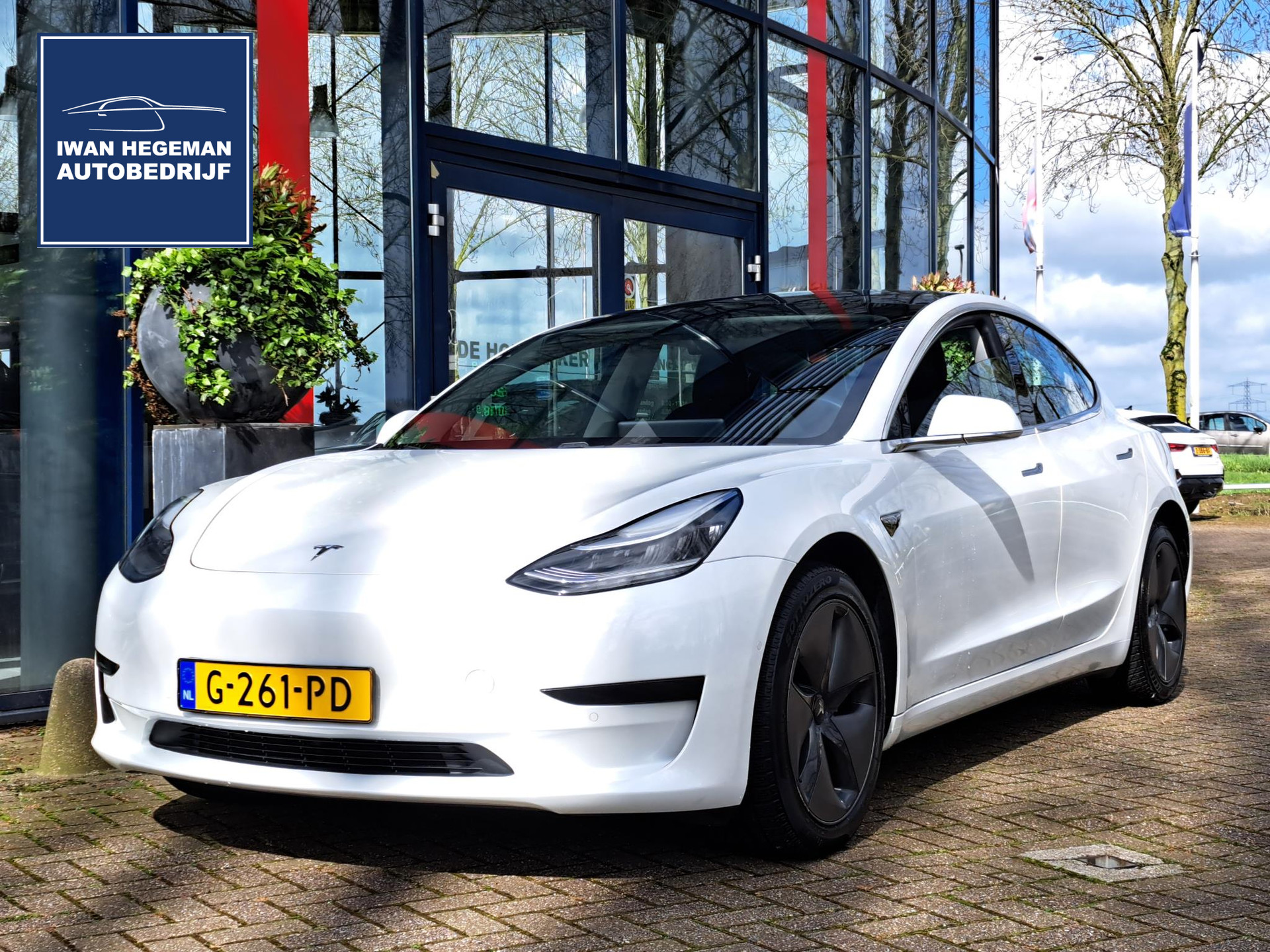 Tesla Model 3 Standard RWD Plus 60 kWh AUTOMAAT | Navi | ECC | PDC + Camera | Electr. ramen bij viaBOVAG.nl