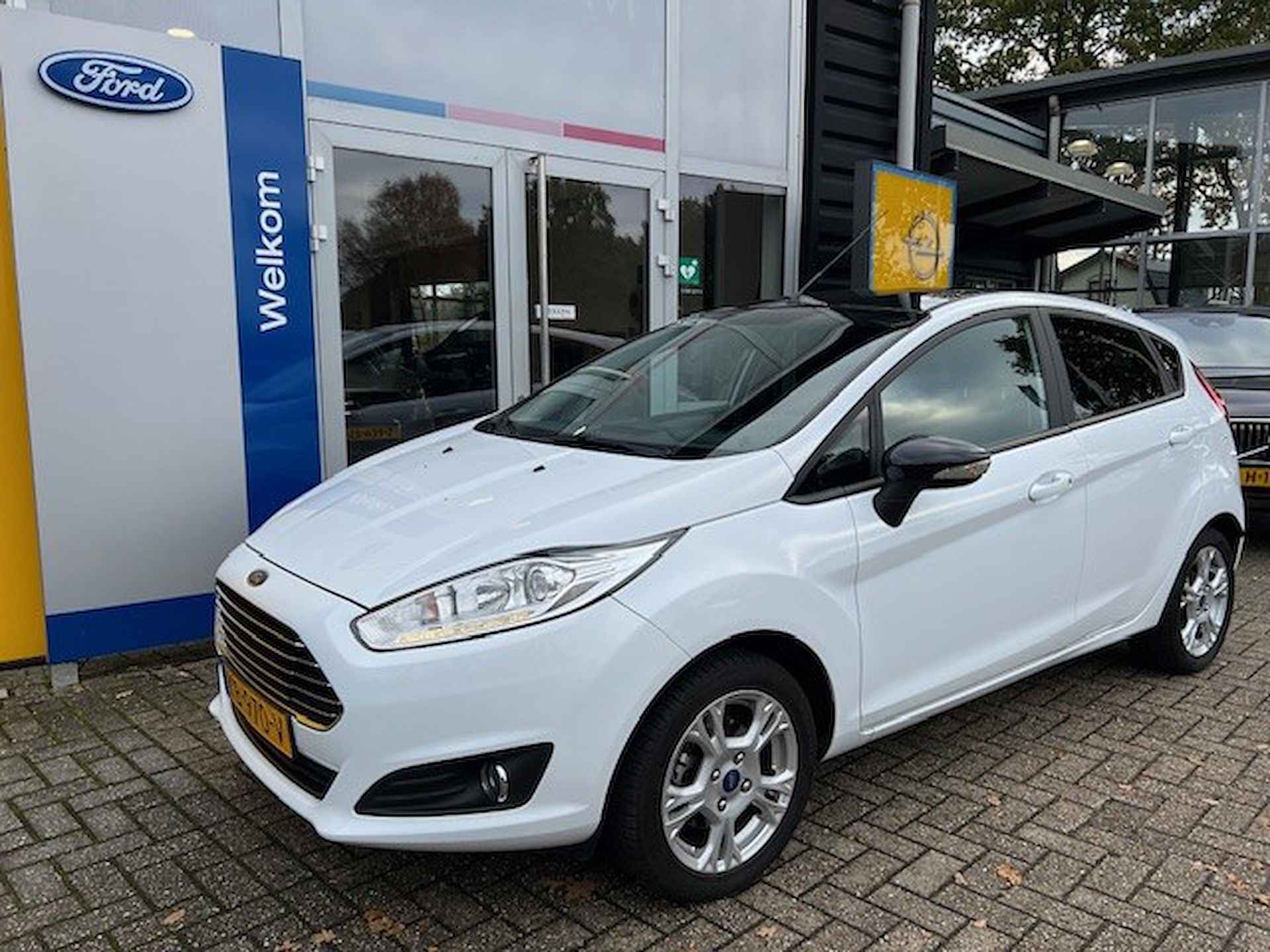 Ford Fiesta 1.0 65PK BLACK & WHITE | NAVIGATIE| BLUETOOTH| ZWART DAK| AIRCO| 100% DEALERONDERHOUDEN - 3/34