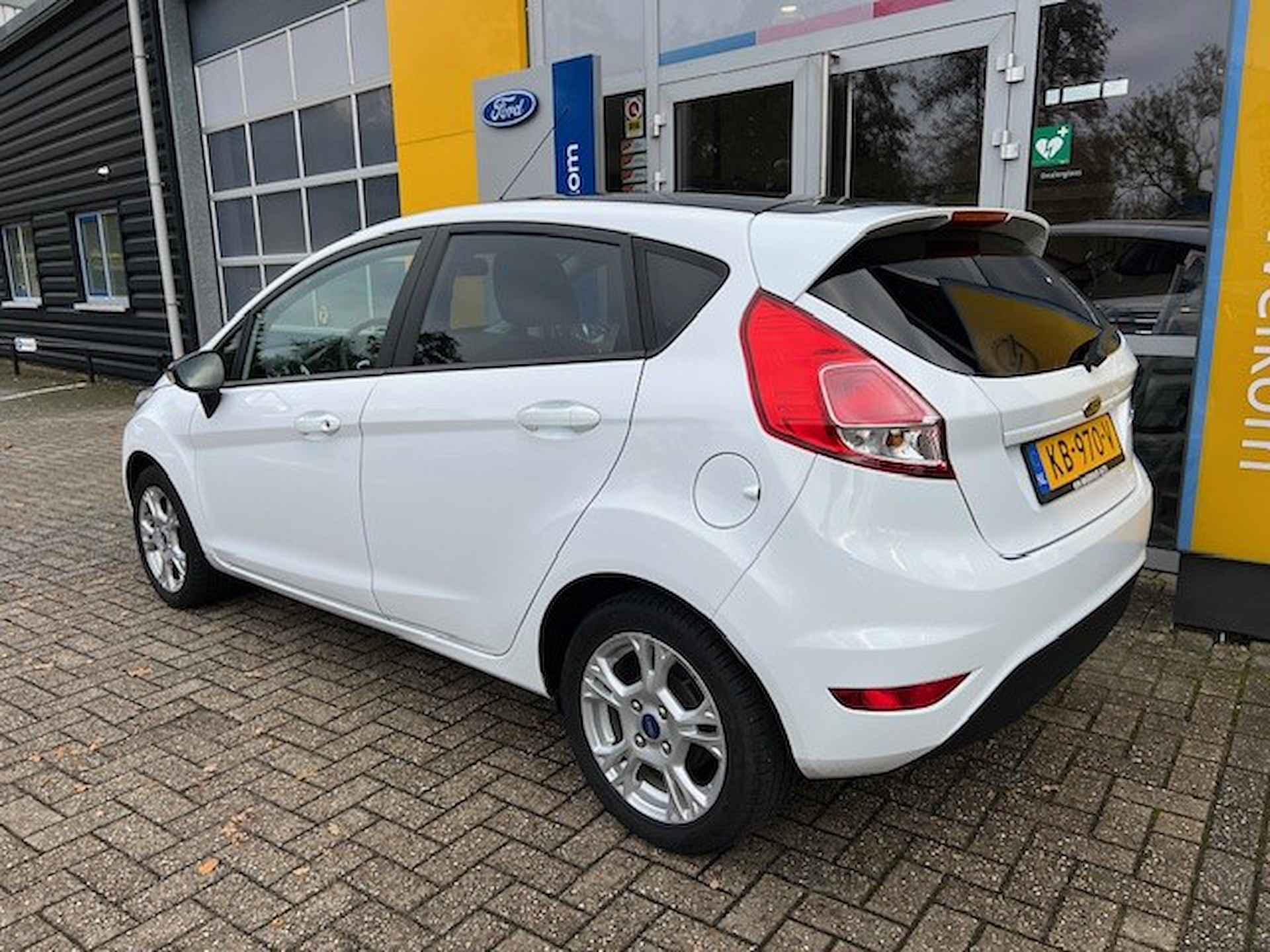 Ford Fiesta 1.0 65PK BLACK & WHITE | NAVIGATIE| BLUETOOTH| ZWART DAK| AIRCO| 100% DEALERONDERHOUDEN - 5/34