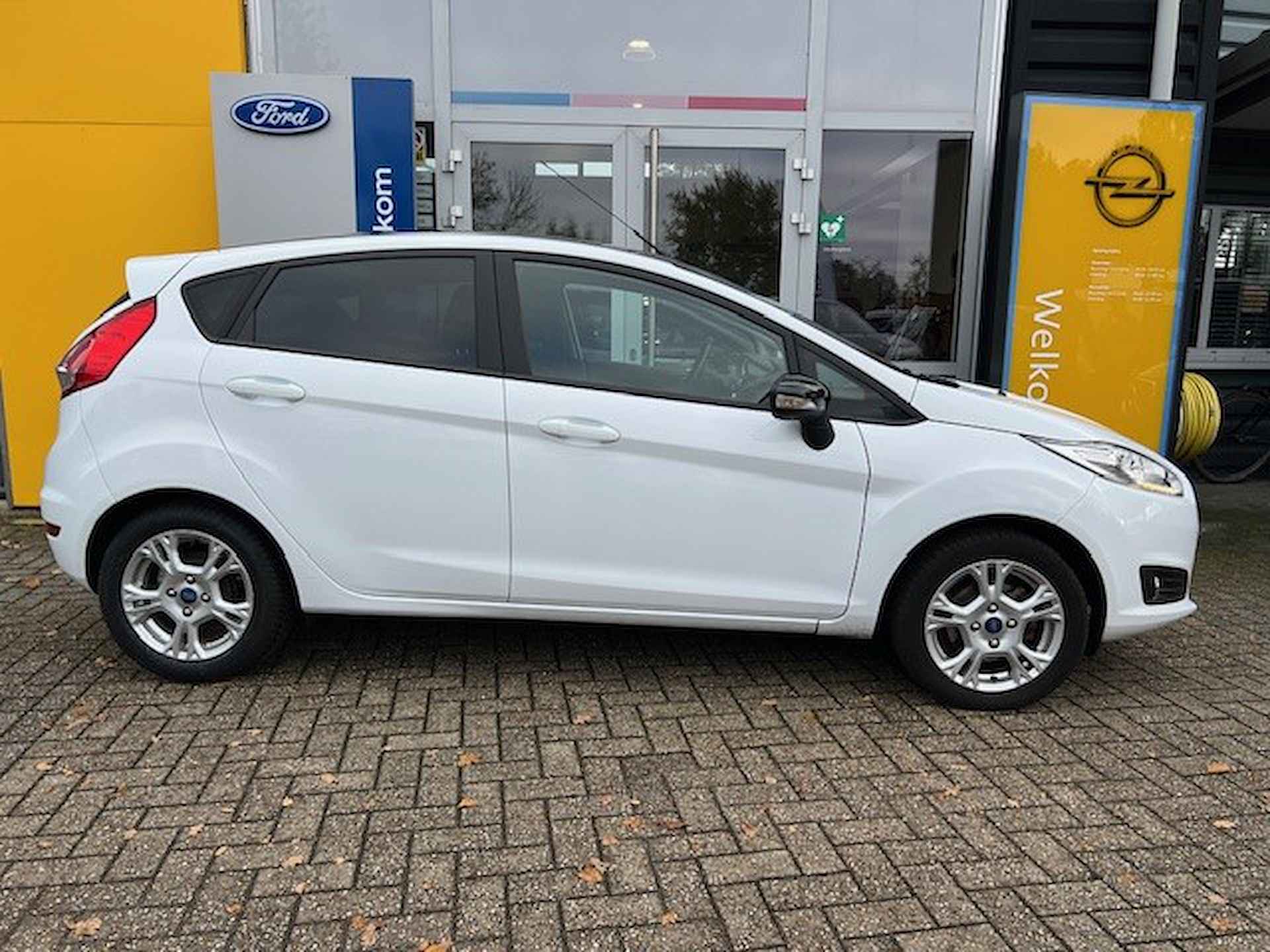 Ford Fiesta 1.0 65PK BLACK & WHITE | NAVIGATIE| BLUETOOTH| ZWART DAK| AIRCO| 100% DEALERONDERHOUDEN - 8/34