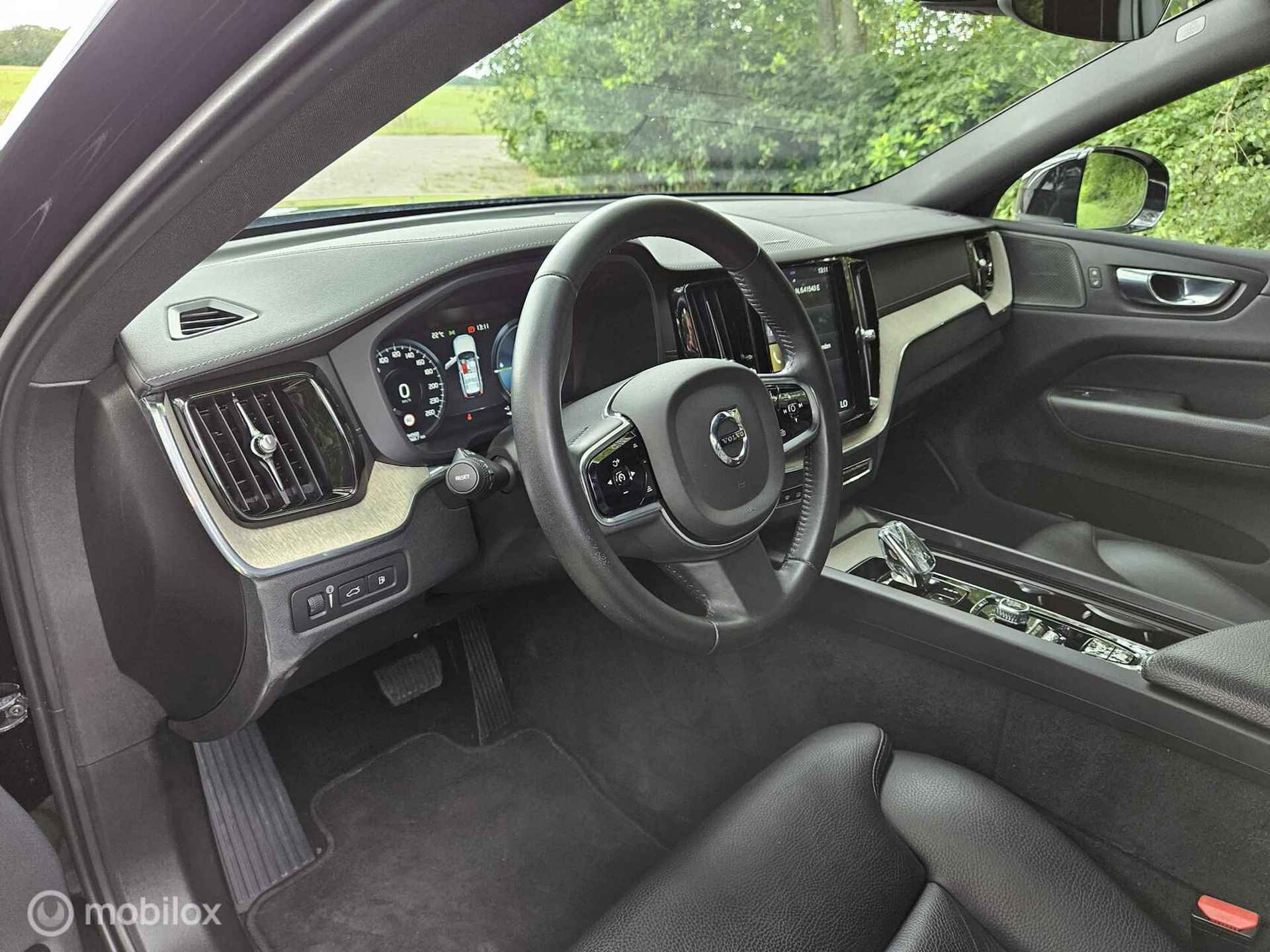 Volvo XC60 2.0 T8 Twin Engine AWD|Trekhaak|Pano|Leder - 18/39