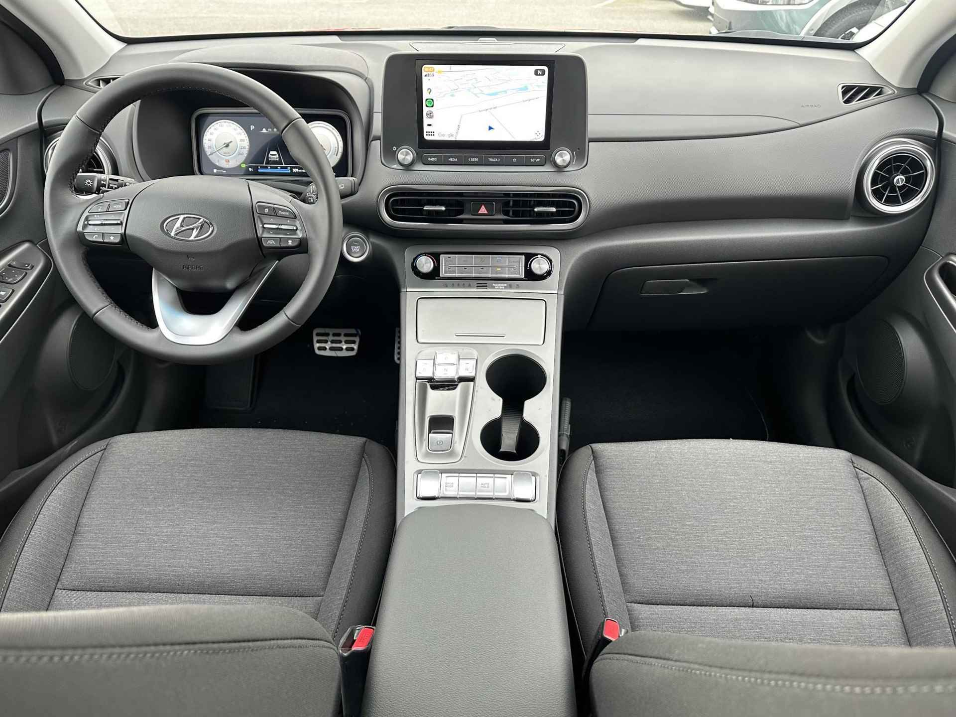 Hyundai Kona EV Comfort WLTP Actieradius tot 305KM / € 4513,- HSD Korting  / €2000,- Subsidie Mogelijk / Actieradius tot 305KM WLTP / Apple Carplay & Android Auto / Camera /Adaptieve Cruise Control - 2/43