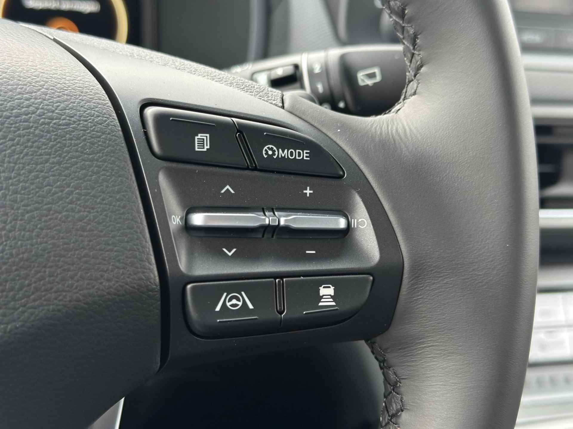 Hyundai Kona EV Comfort WLTP Actieradius tot 305KM / € 4513,- HSD Korting  / €2000,- Subsidie Mogelijk / Actieradius tot 305KM WLTP / Apple Carplay & Android Auto / Camera /Adaptieve Cruise Control - 4/43