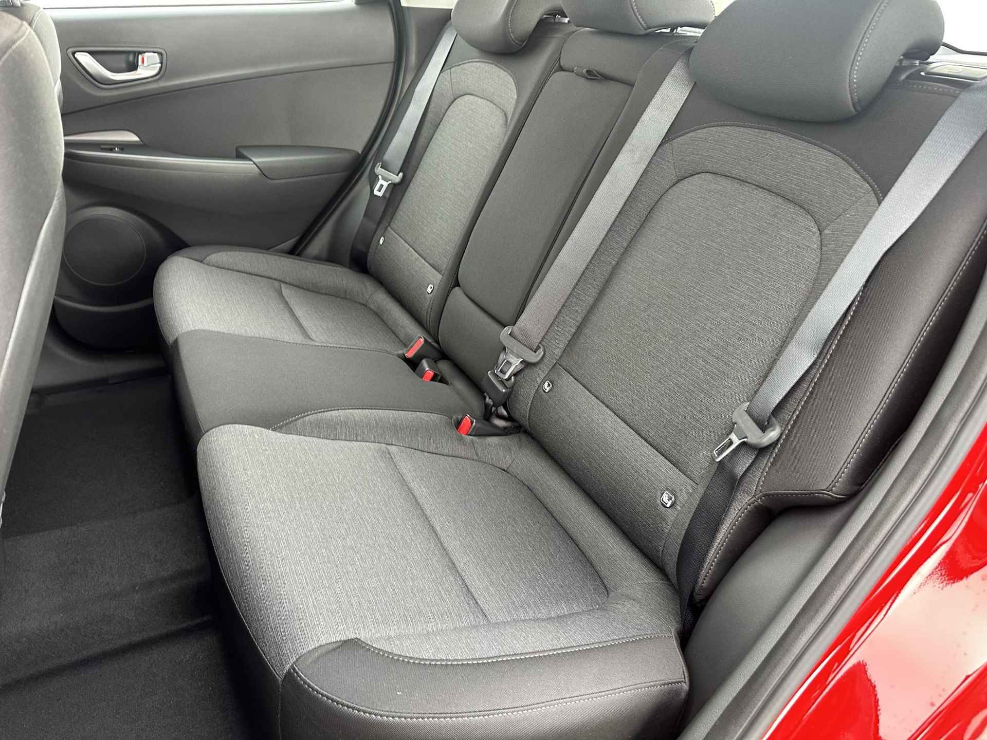 Hyundai Kona EV Comfort WLTP Actieradius tot 305KM / € 4513,- HSD Korting  / €2000,- Subsidie Mogelijk / Actieradius tot 305KM WLTP / Apple Carplay & Android Auto / Camera /Adaptieve Cruise Control - 7/43