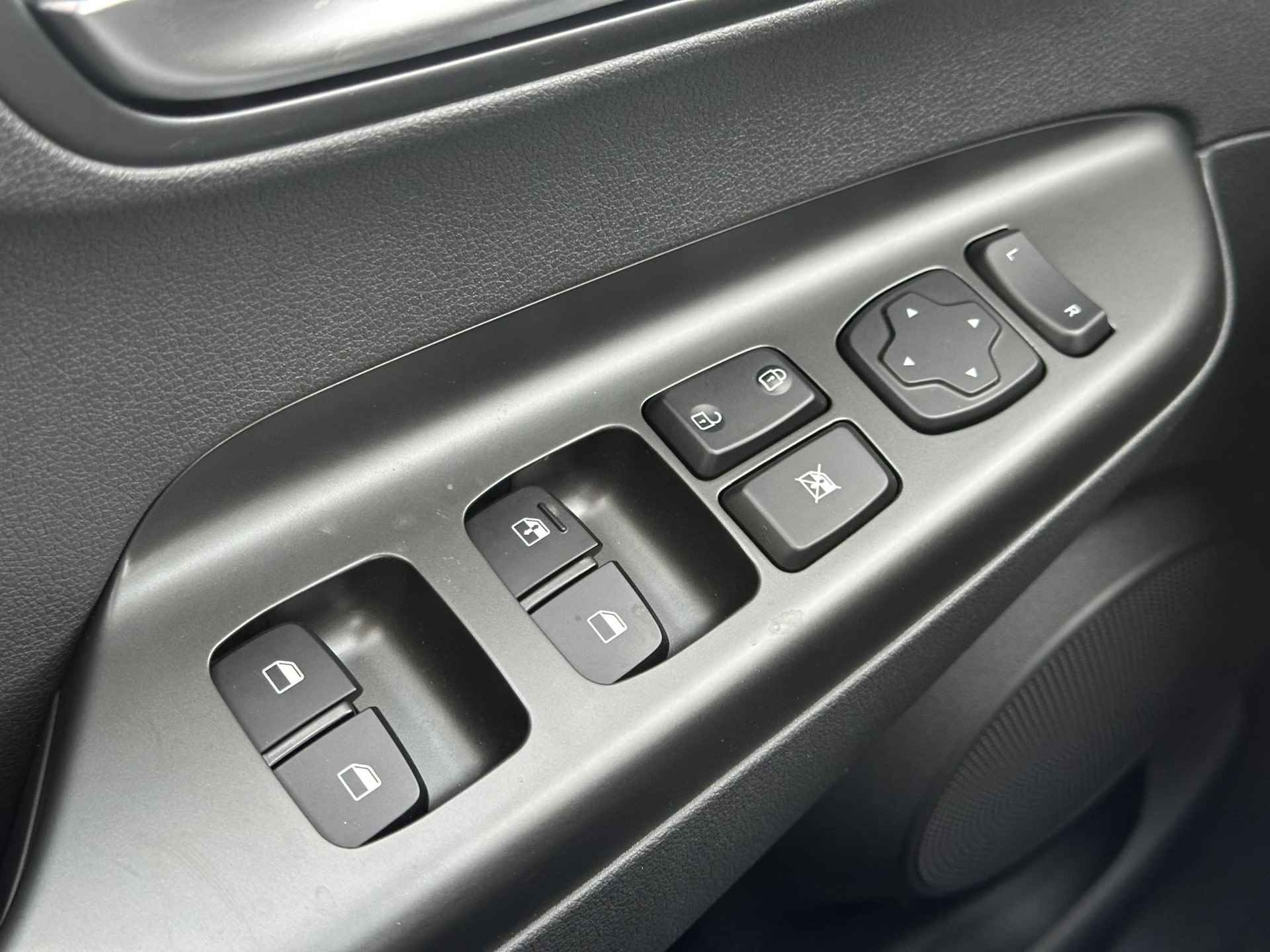 Hyundai Kona EV Comfort WLTP Actieradius tot 305KM / € 4513,- HSD Korting  / €2000,- Subsidie Mogelijk / Actieradius tot 305KM WLTP / Apple Carplay & Android Auto / Camera /Adaptieve Cruise Control - 13/43