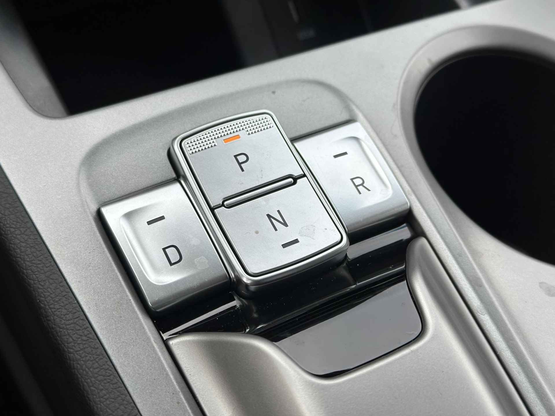 Hyundai Kona EV Comfort WLTP Actieradius tot 305KM / € 4513,- HSD Korting  / €2000,- Subsidie Mogelijk / Actieradius tot 305KM WLTP / Apple Carplay & Android Auto / Camera /Adaptieve Cruise Control - 19/43