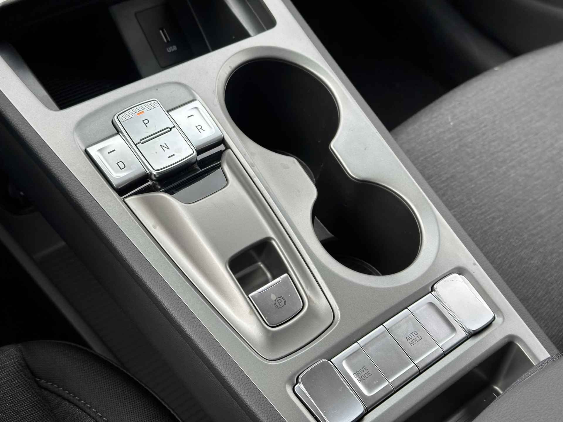 Hyundai Kona EV Comfort WLTP Actieradius tot 305KM / € 4513,- HSD Korting  / €2000,- Subsidie Mogelijk / Actieradius tot 305KM WLTP / Apple Carplay & Android Auto / Camera /Adaptieve Cruise Control - 20/43