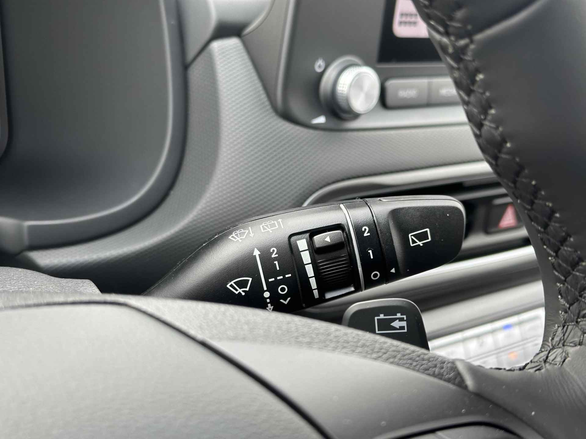Hyundai Kona EV Comfort WLTP Actieradius tot 305KM / € 4513,- HSD Korting  / €2000,- Subsidie Mogelijk / Actieradius tot 305KM WLTP / Apple Carplay & Android Auto / Camera /Adaptieve Cruise Control - 30/43