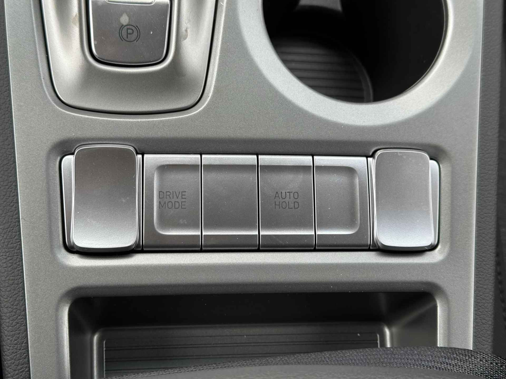 Hyundai Kona EV Comfort WLTP Actieradius tot 305KM / € 4513,- HSD Korting  / €2000,- Subsidie Mogelijk / Actieradius tot 305KM WLTP / Apple Carplay & Android Auto / Camera /Adaptieve Cruise Control - 34/43