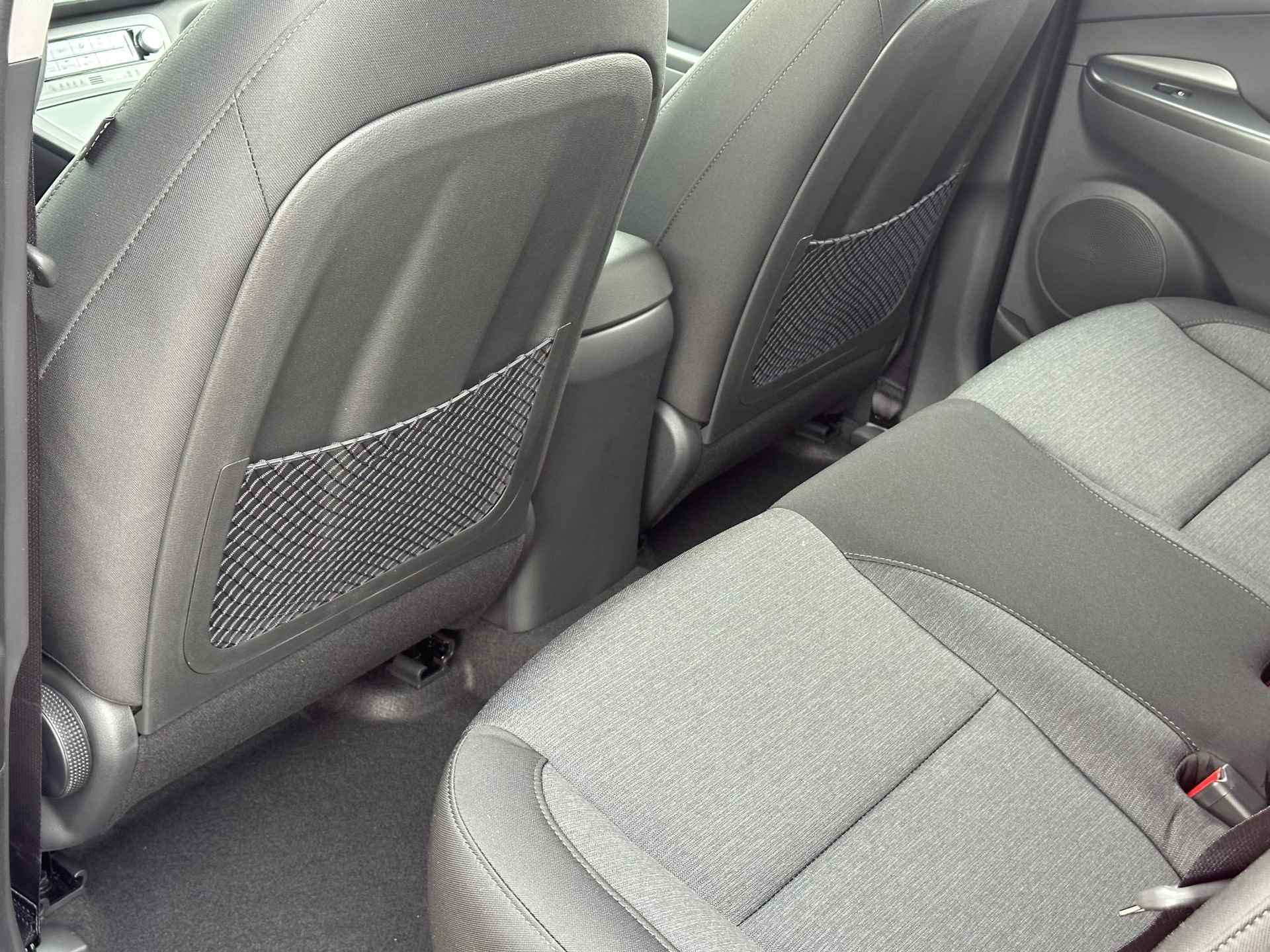 Hyundai Kona EV Comfort WLTP Actieradius tot 305KM / € 4513,- HSD Korting  / €2000,- Subsidie Mogelijk / Actieradius tot 305KM WLTP / Apple Carplay & Android Auto / Camera /Adaptieve Cruise Control - 37/43