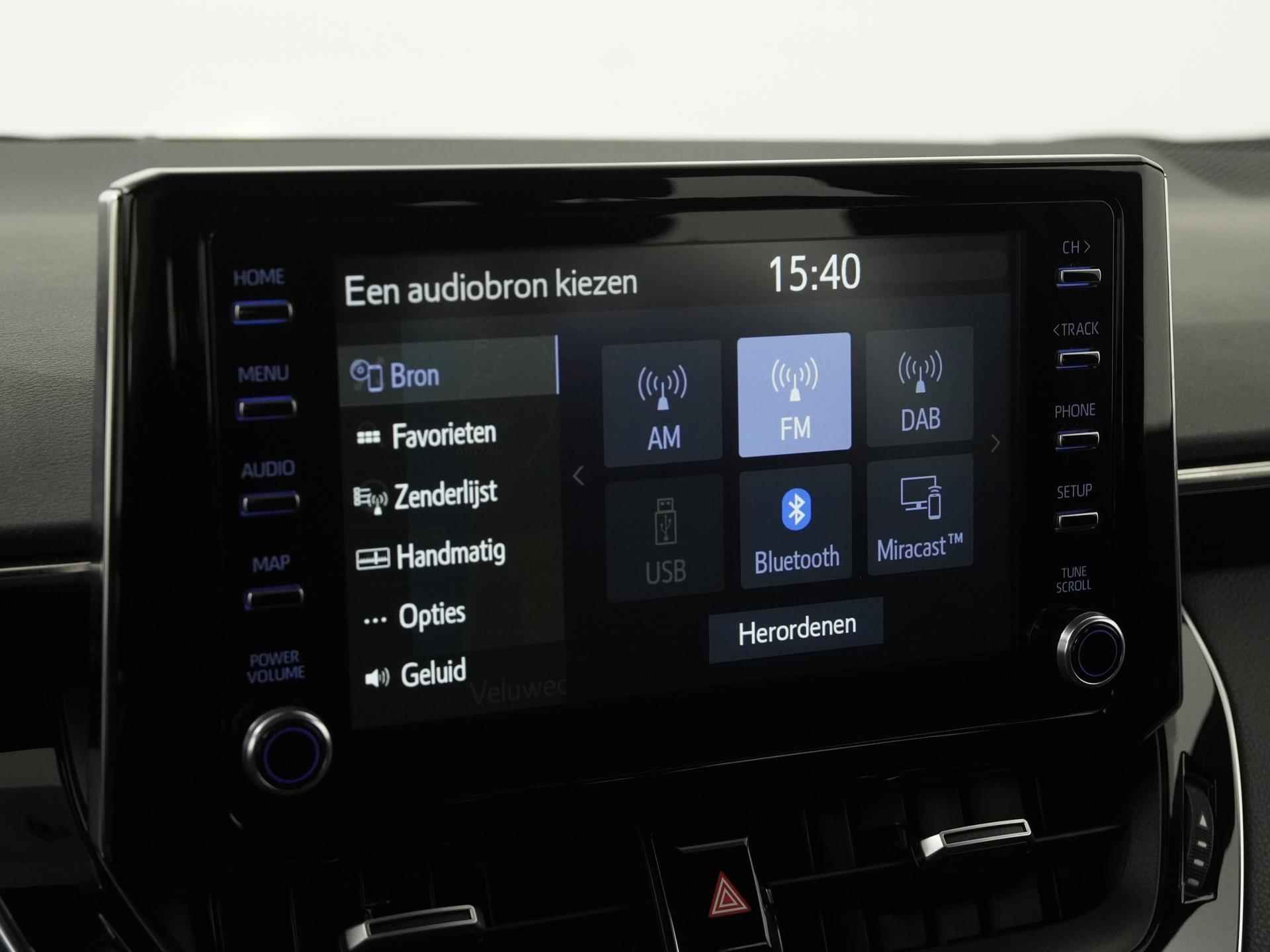 Toyota Corolla Touring Sports 1.8 Hybrid Active | LED | Camera | Carplay | Adapt cruise |  Zondag Open! - 15/34