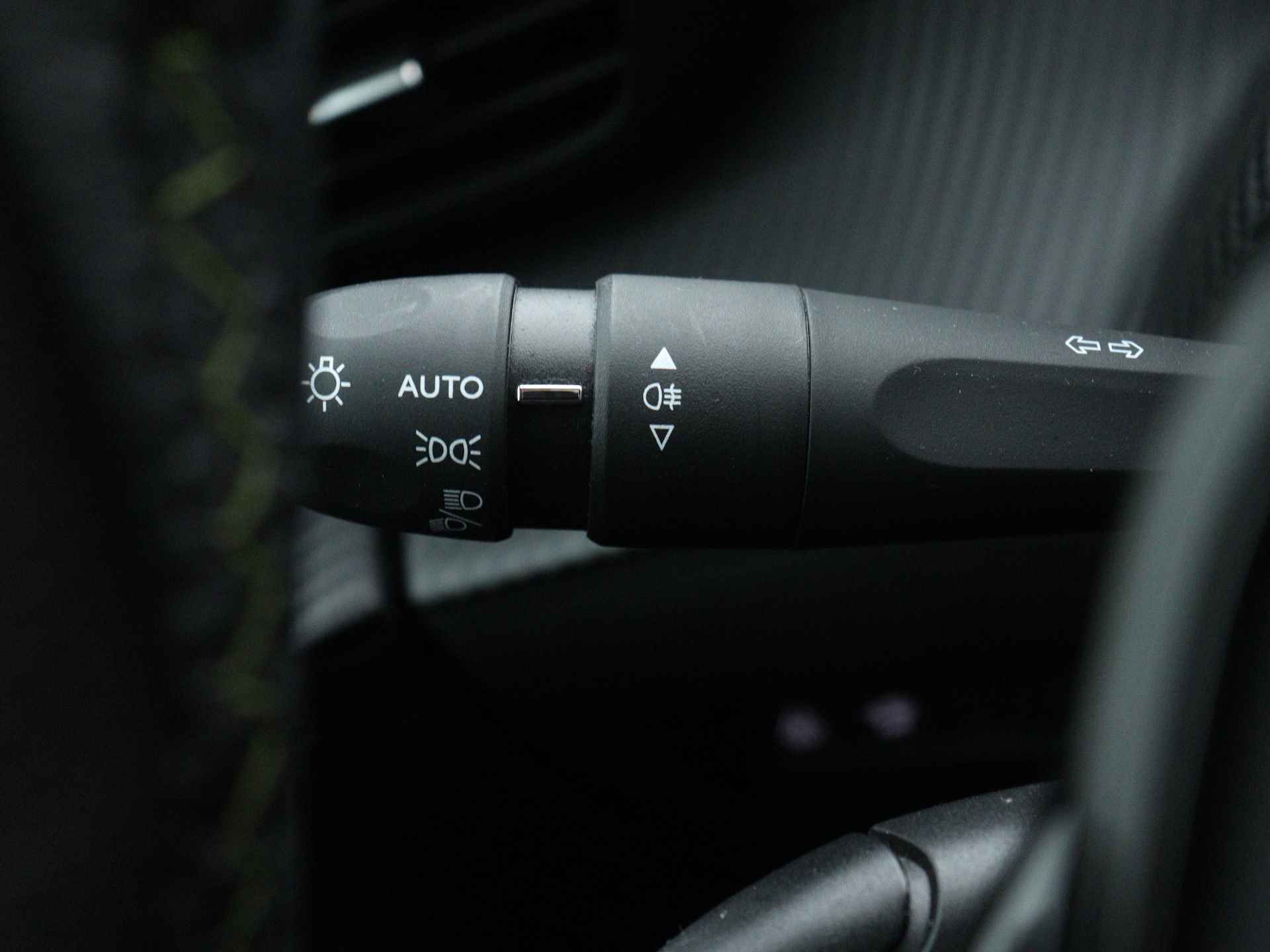 Peugeot 208 1.2 PureTech GT-Line | Stoelverwarming | Camera | Apple Carplay | 3D Cockpit | Panoramadak | - 25/46