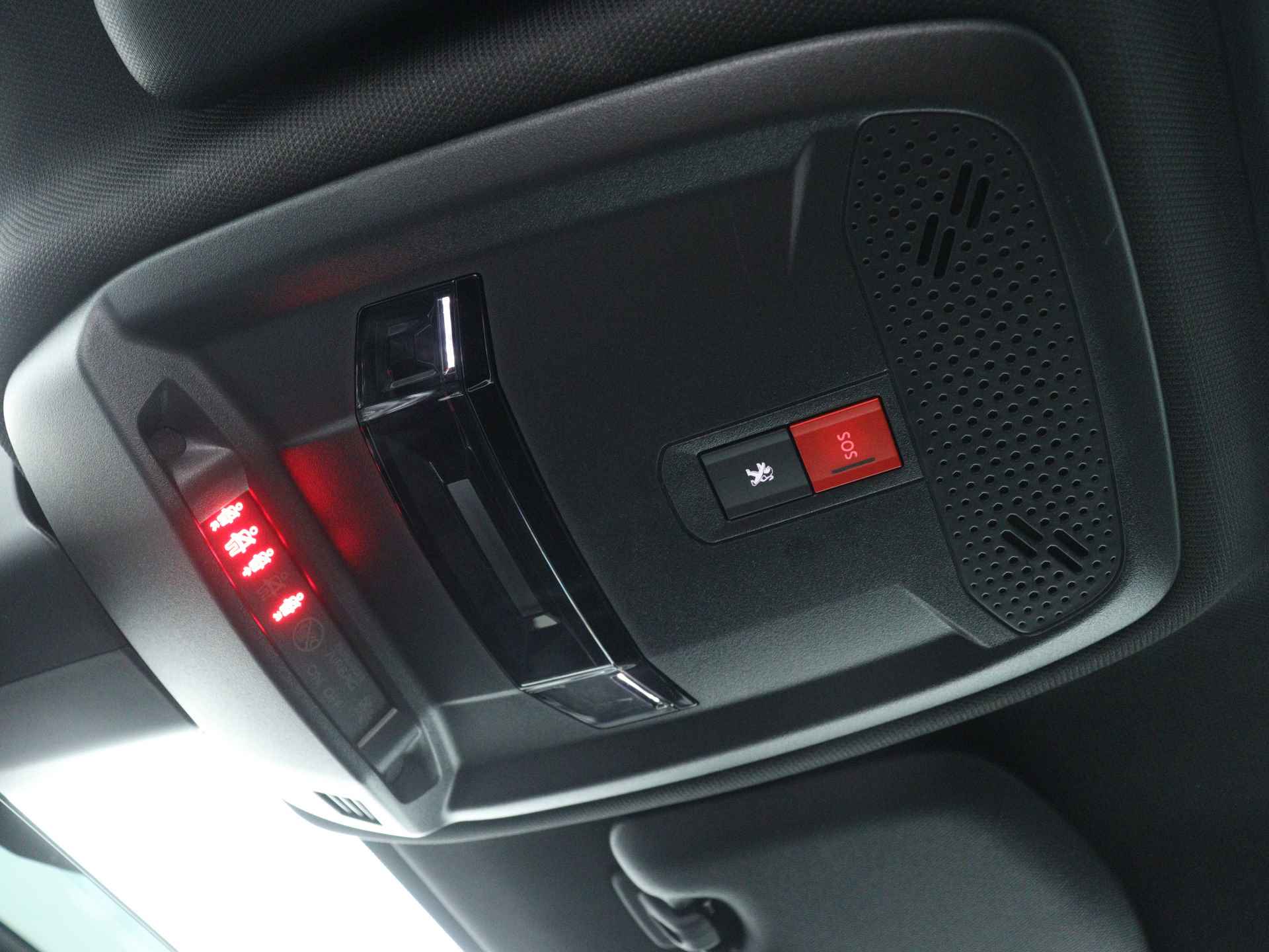 Peugeot 208 1.2 PureTech GT-Line | Stoelverwarming | Camera | Apple Carplay | 3D Cockpit | Panoramadak | - 33/46