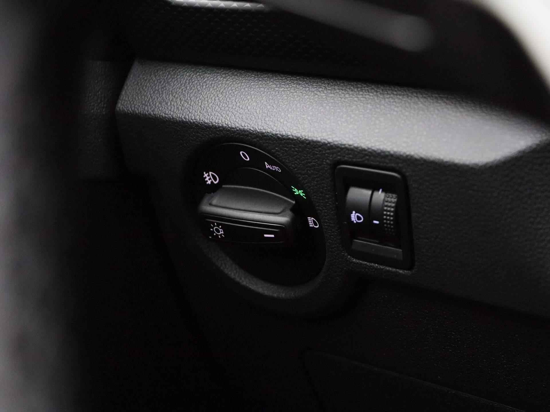 Volkswagen T-Cross 1.0 TSI Life Automaat | Airco | 16 Inch Velgen | Cruise Control | Apple Carplay | - 22/35