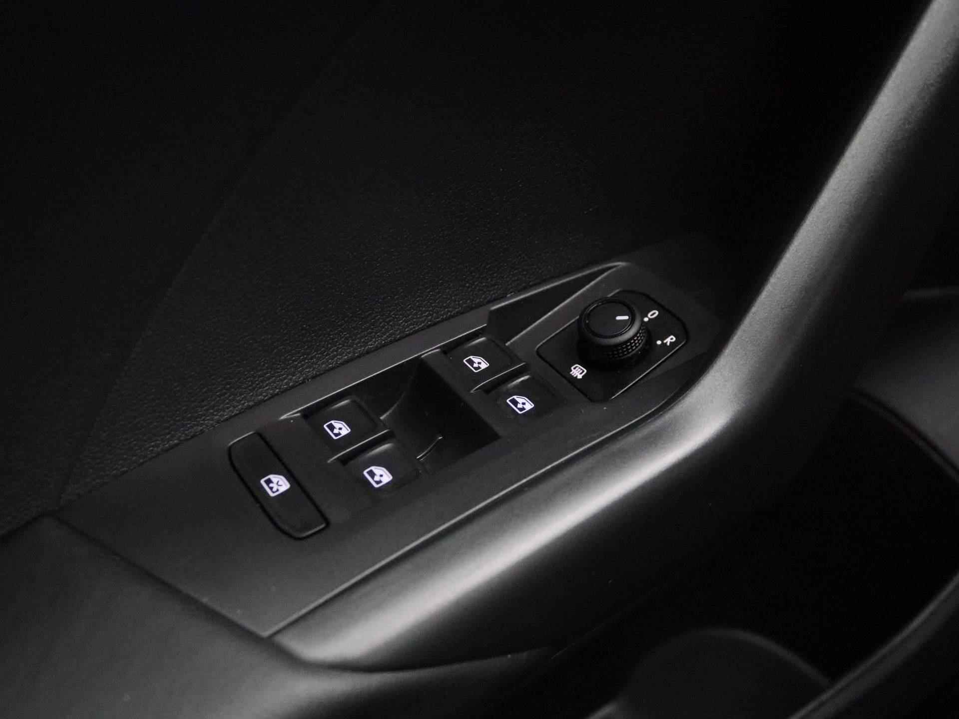 Volkswagen T-Cross 1.0 TSI Life Automaat | Airco | 16 Inch Velgen | Cruise Control | Apple Carplay | - 23/35