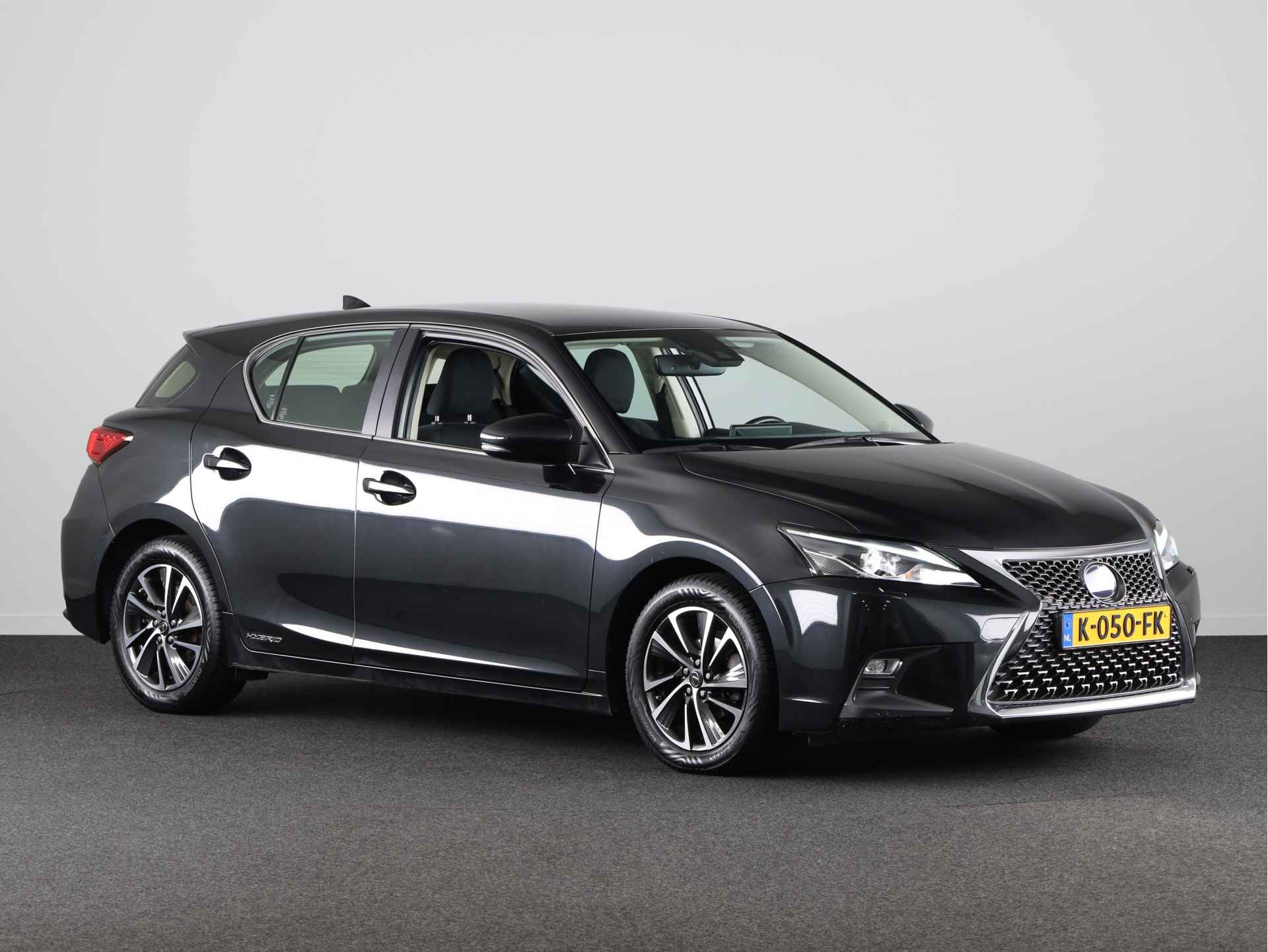 Lexus CT 200h Ultimate Edition | Navigatie | Parkeercamera | - 16/42