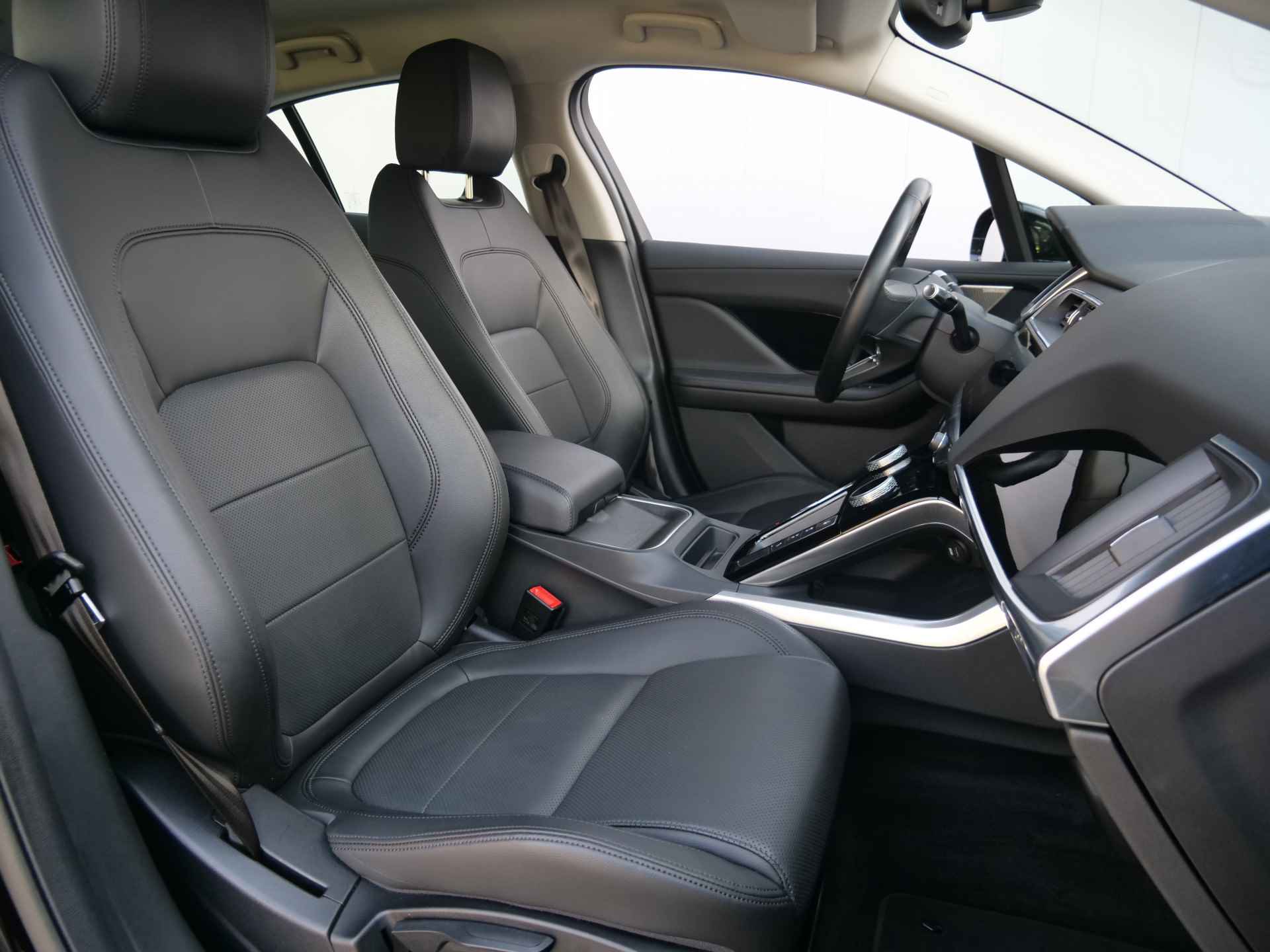 Jaguar I-PACE EV400 Business Edition S Navi / Camera / Leder / Apple Carplay - 4/42