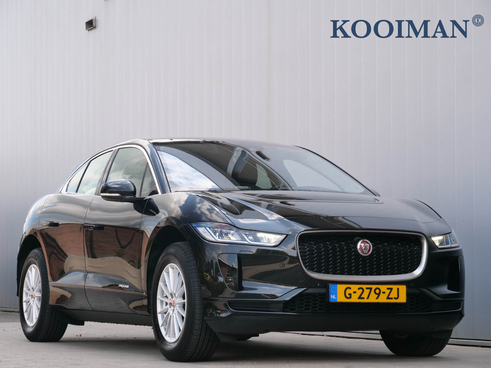 Jaguar I-PACE EV400 Business Edition S Navi / Camera / Leder / Apple Carplay bij viaBOVAG.nl