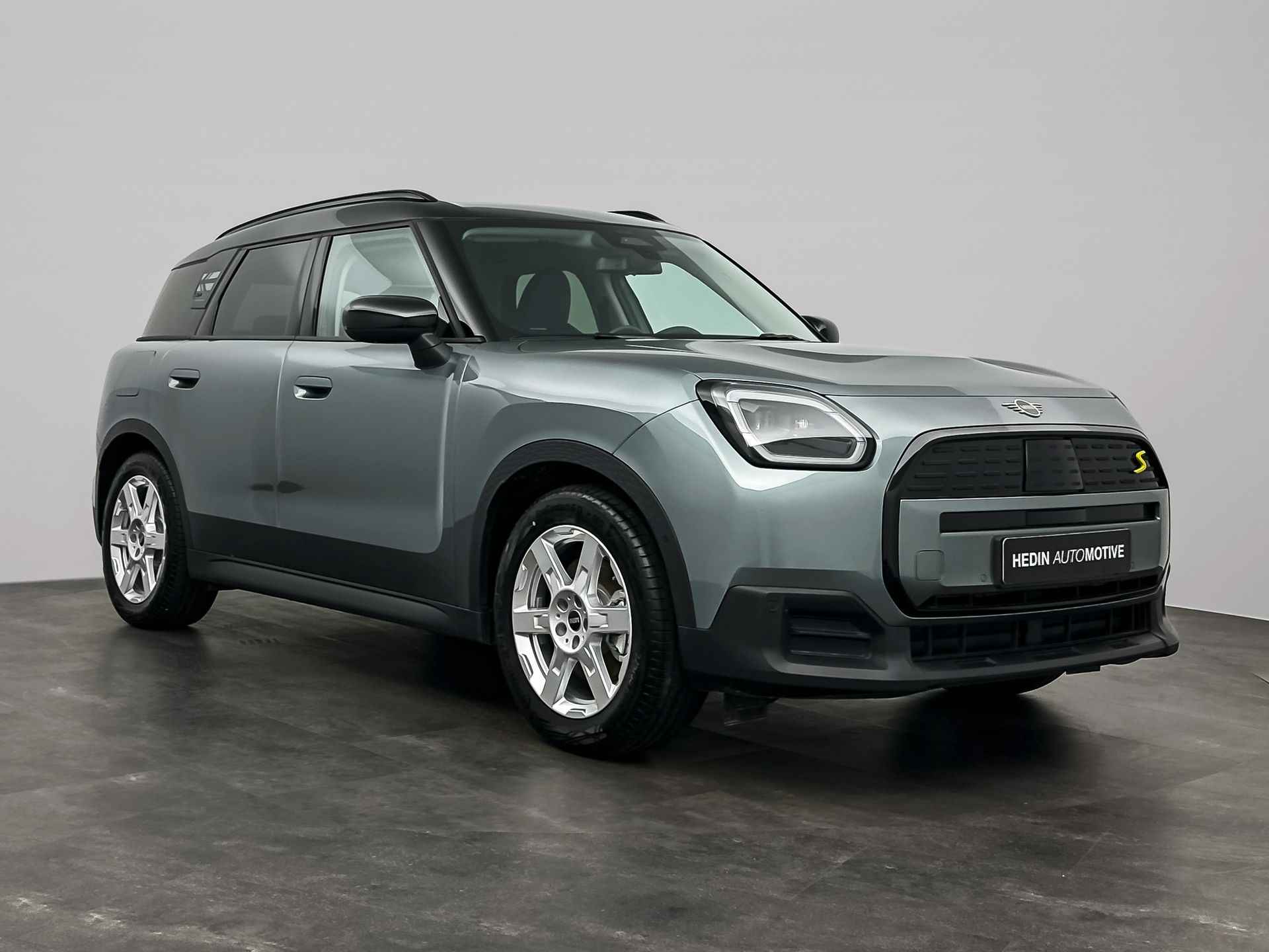 MINI Countryman SE ALL4 Classic Trim | M Plus pakket | Trekhaak | 18 Inch LM | Dak- en spiegels in zwart - 4/27