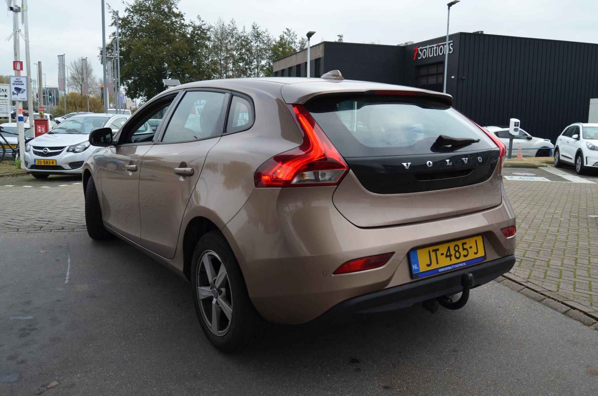 Volvo V40 2.0 D2 Nordic+| AUTOMAAT|MEENEEMRPIJS|DELAEROND.|DISTRIB.GEDAAN OP 203500 - 5/18