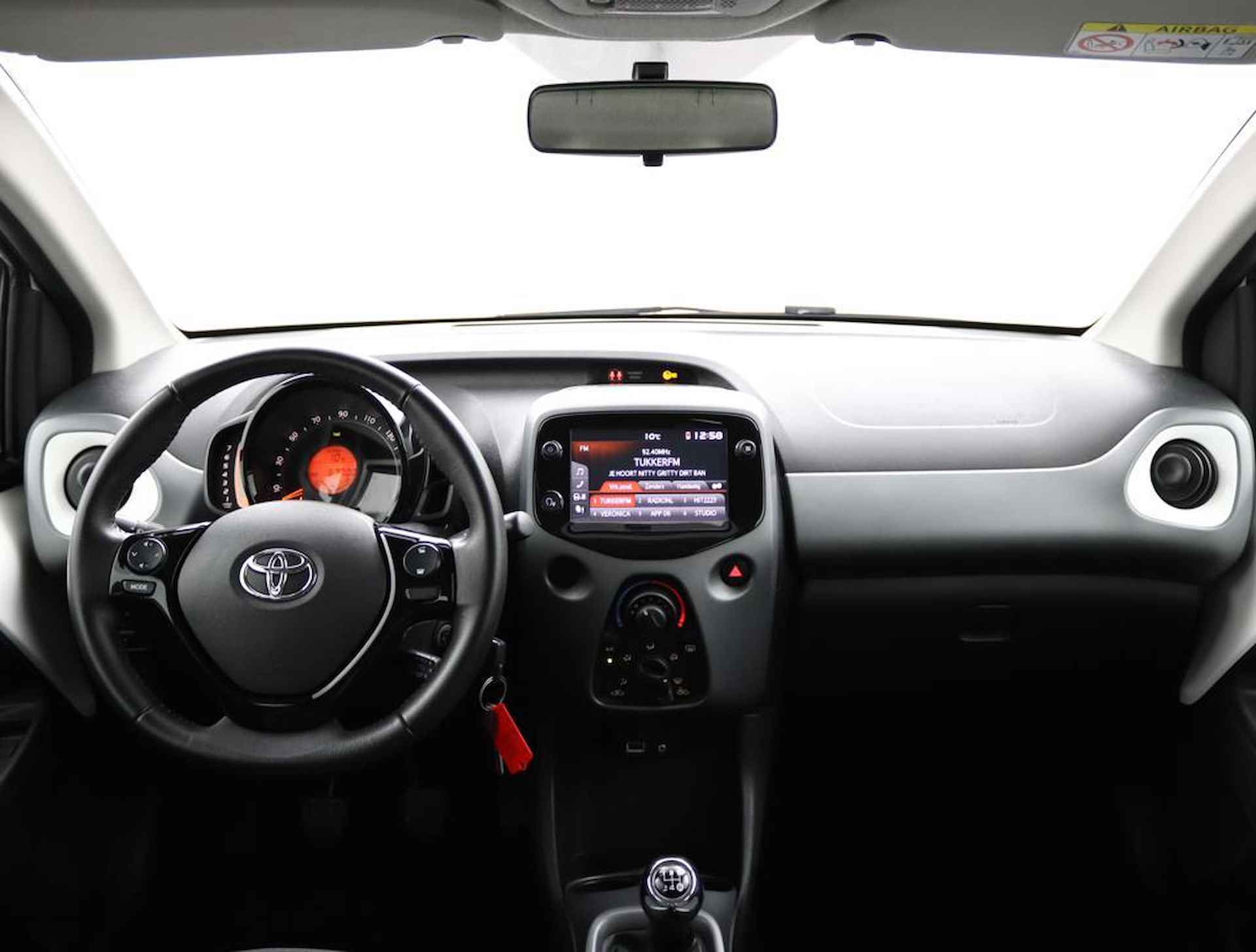 Toyota Aygo 1.0 VVT-i x-play | Apple carplay/Android auto | Groot display met parkeercamera | - 4/51
