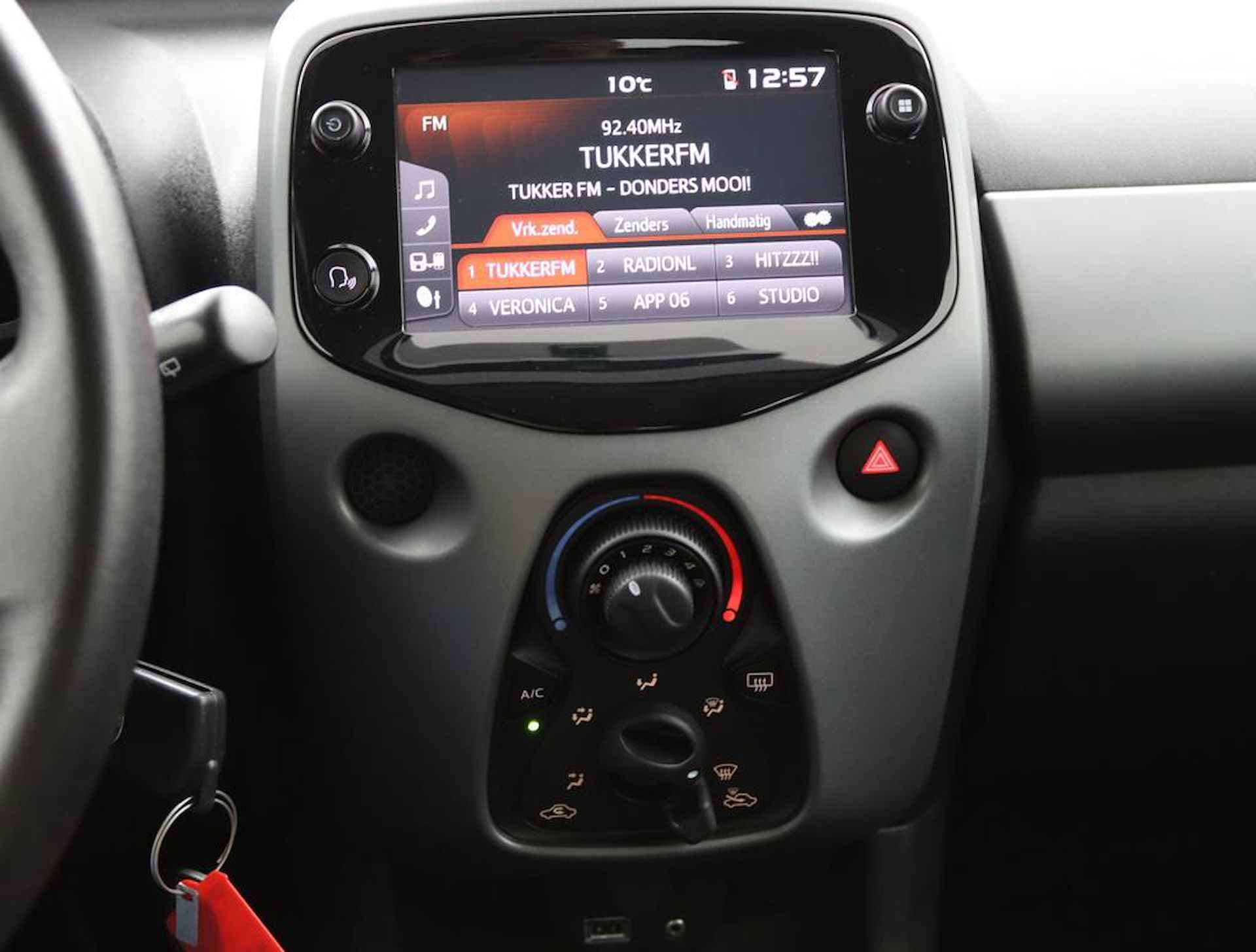 Toyota Aygo 1.0 VVT-i x-play | Apple carplay/Android auto | Groot display met parkeercamera | - 8/51