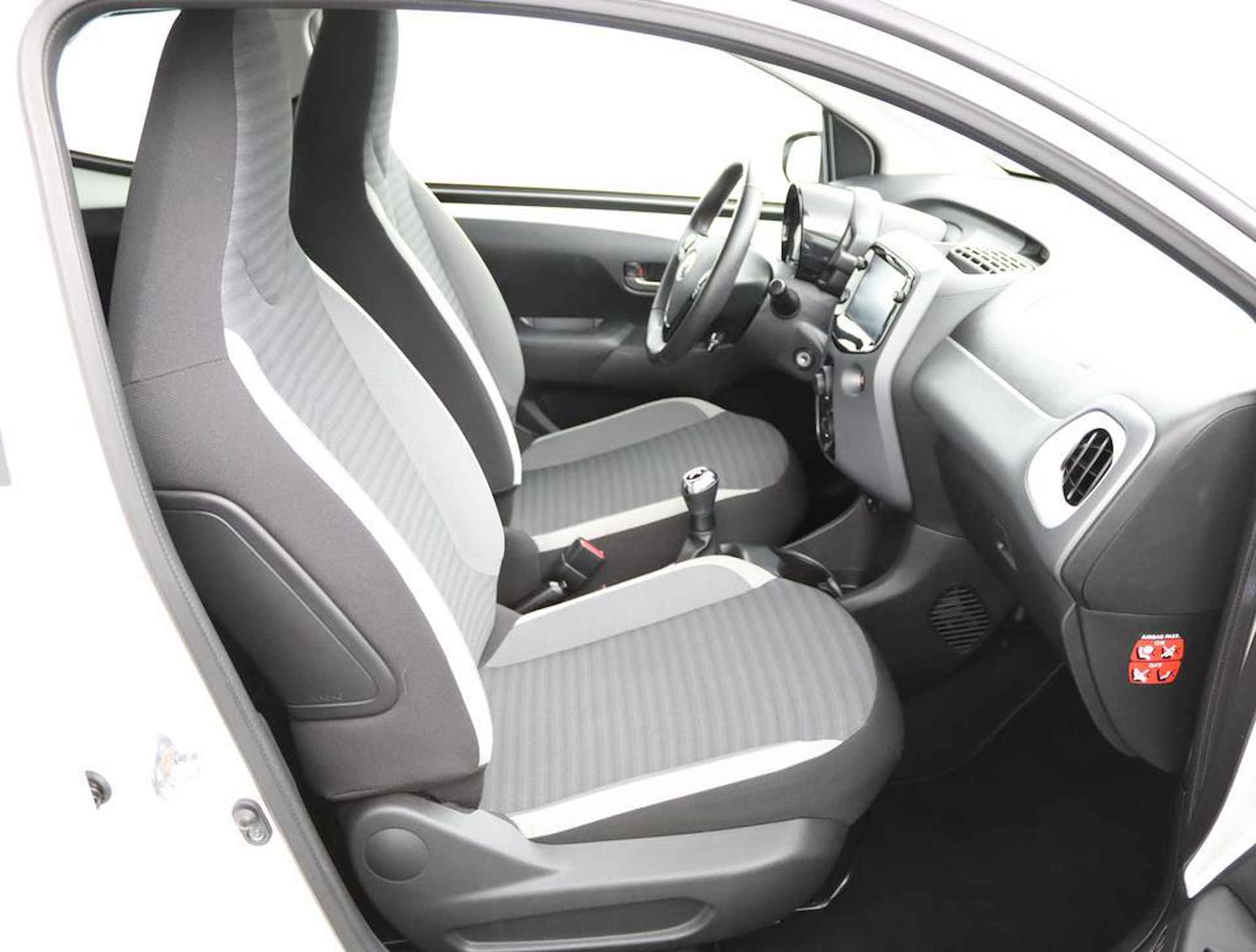 Toyota Aygo 1.0 VVT-i x-play | Apple carplay/Android auto | Groot display met parkeercamera | - 21/51