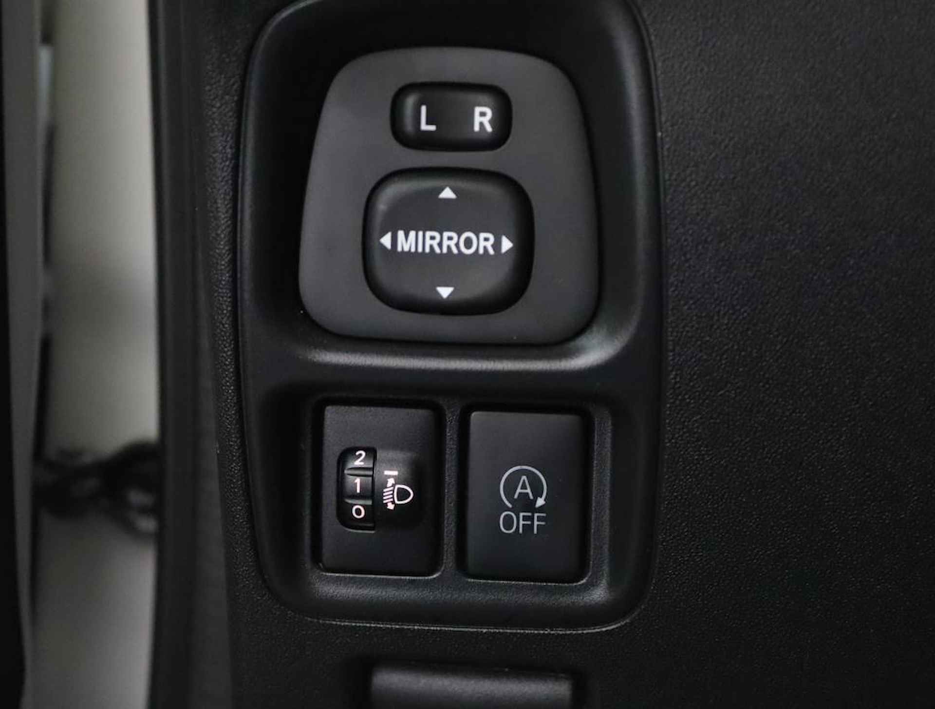 Toyota Aygo 1.0 VVT-i x-play | Apple carplay/Android auto | Groot display met parkeercamera | - 27/51