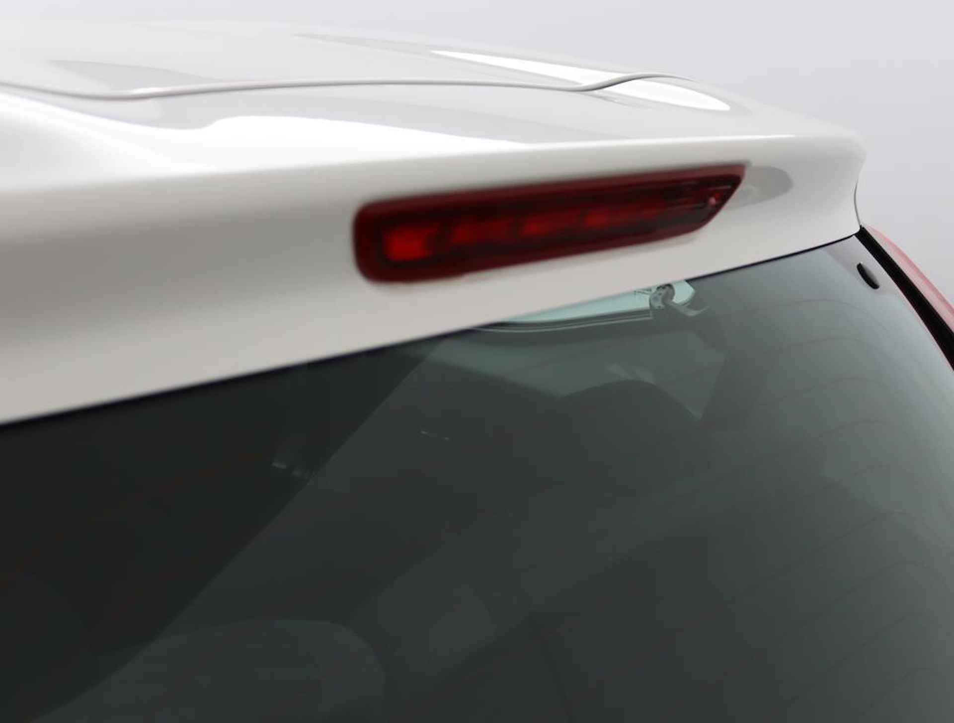 Toyota Aygo 1.0 VVT-i x-play | Apple carplay/Android auto | Groot display met parkeercamera | - 35/51