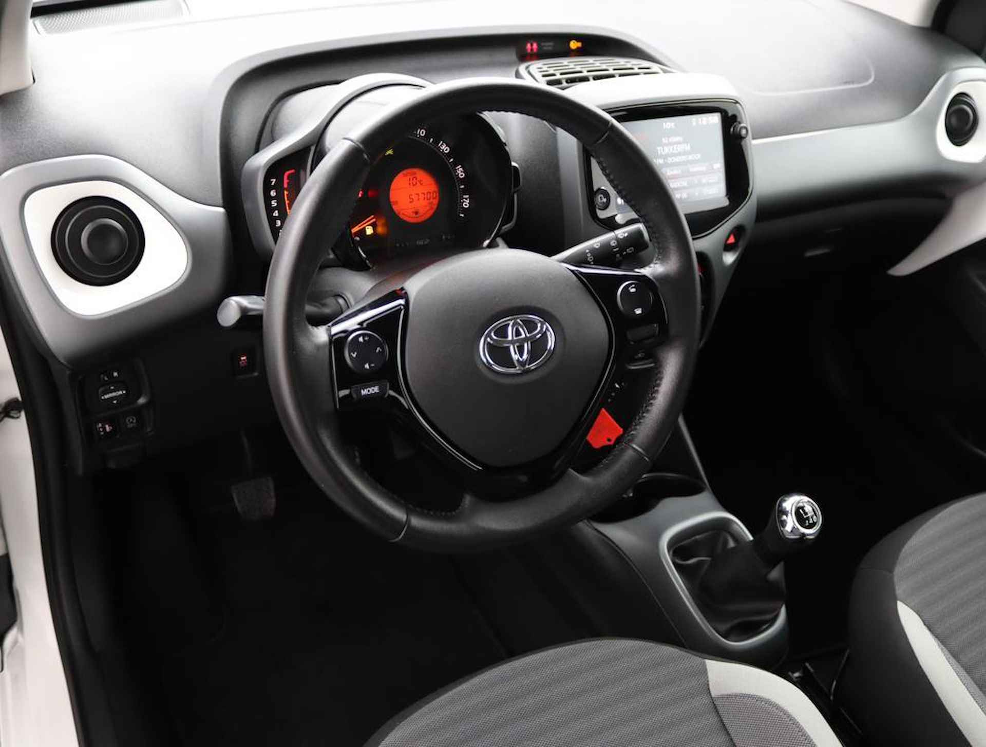 Toyota Aygo 1.0 VVT-i x-play | Apple carplay/Android auto | Groot display met parkeercamera | - 45/51