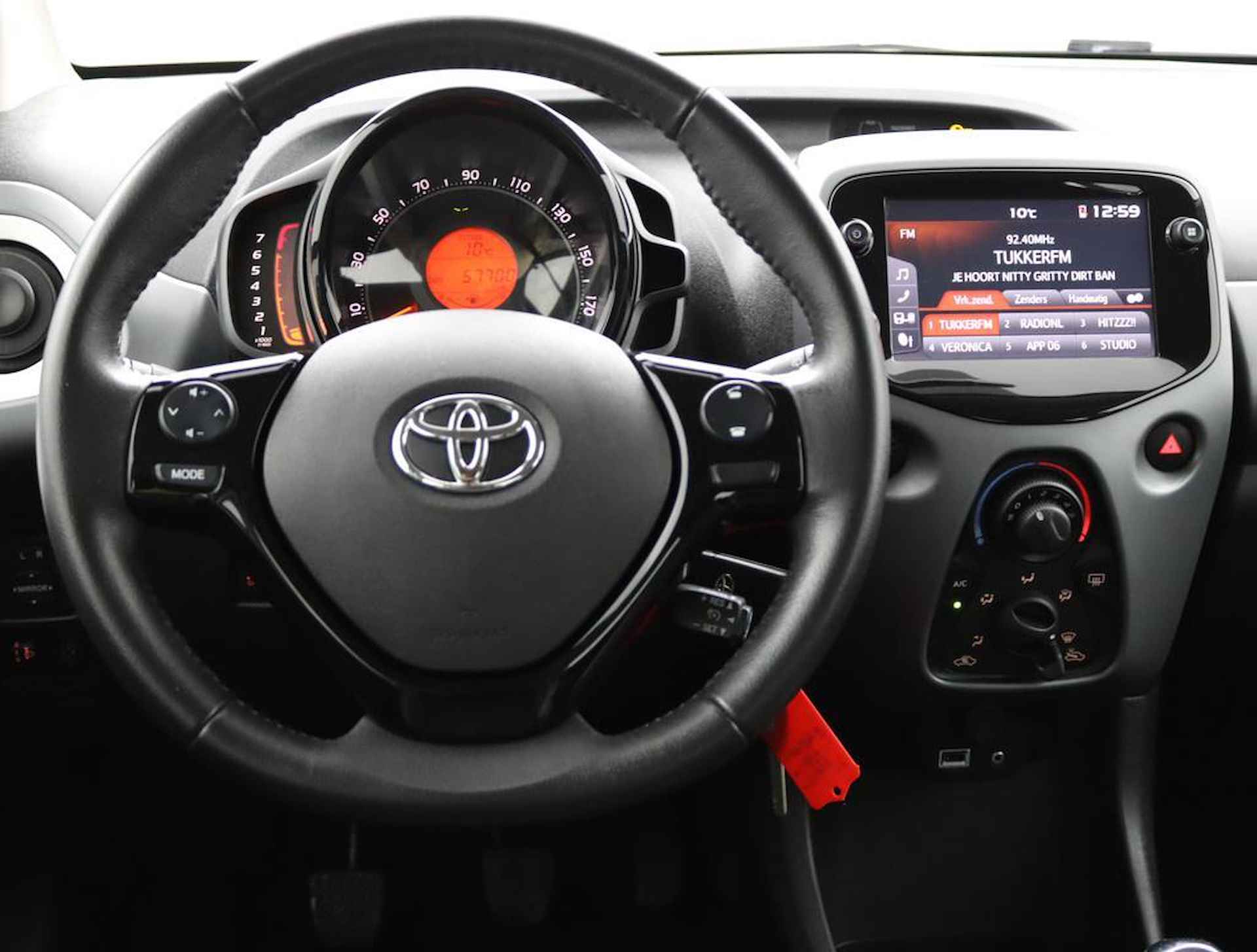 Toyota Aygo 1.0 VVT-i x-play | Apple carplay/Android auto | Groot display met parkeercamera | - 46/51
