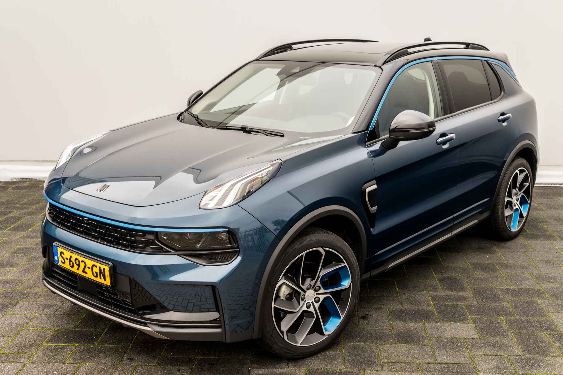 Lynk & Co 01 1.5 Plug-in Hybrid 262 Pk I Nw  Modeljaar I Panoramadak I 75 km Elektrisch I 360 Camera I Infinity audio l Full Map Navi I Carplay I 20 inch. LMV - 21/66