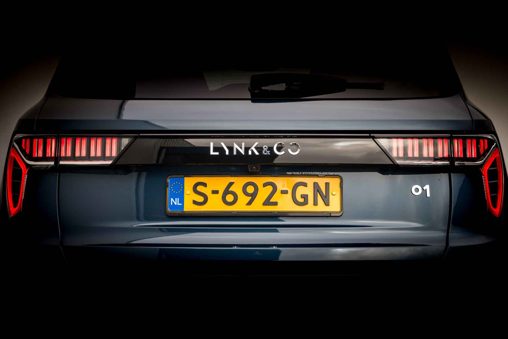 Lynk & Co 01 1.5 Plug-in Hybrid 262 Pk I Nw  Modeljaar I Panoramadak I 75 km Elektrisch I 360 Camera I Infinity audio l Full Map Navi I Carplay I 20 inch. LMV - 59/66