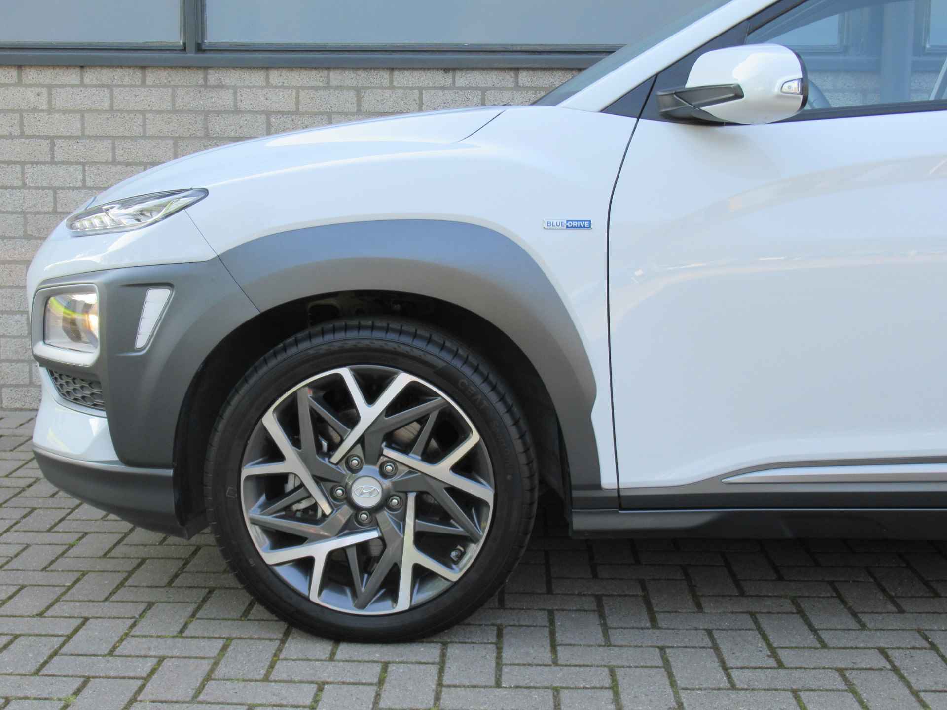 Hyundai KONA 1.6 GDI HEV Hybride 2e eigen |18"inch |camera| clima |half leder | keyless - 8/25