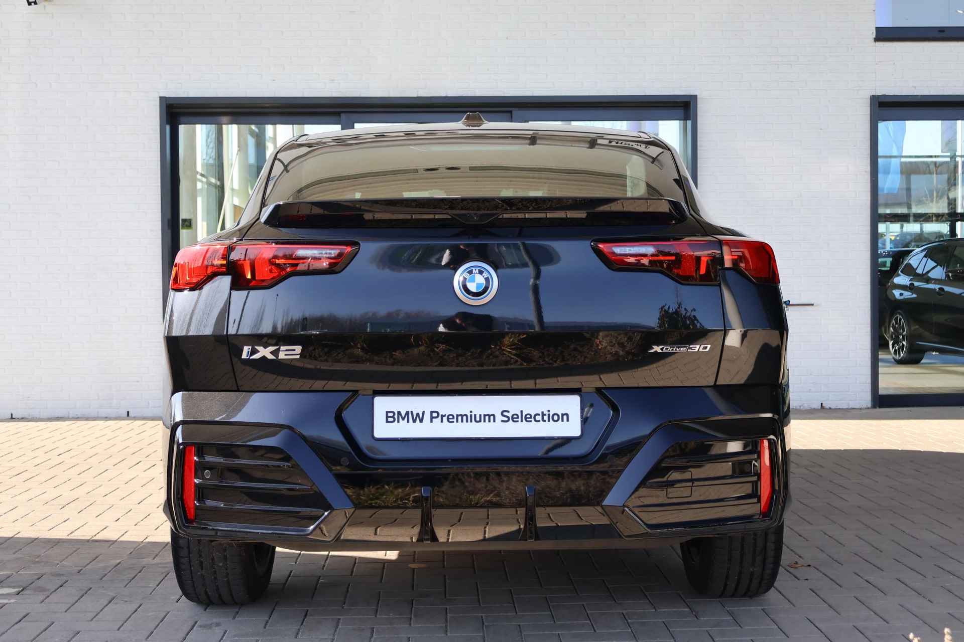 BMW iX2 xDrive30 M Sportpakket | Innovation Pack | Comfort Pack - 5/26