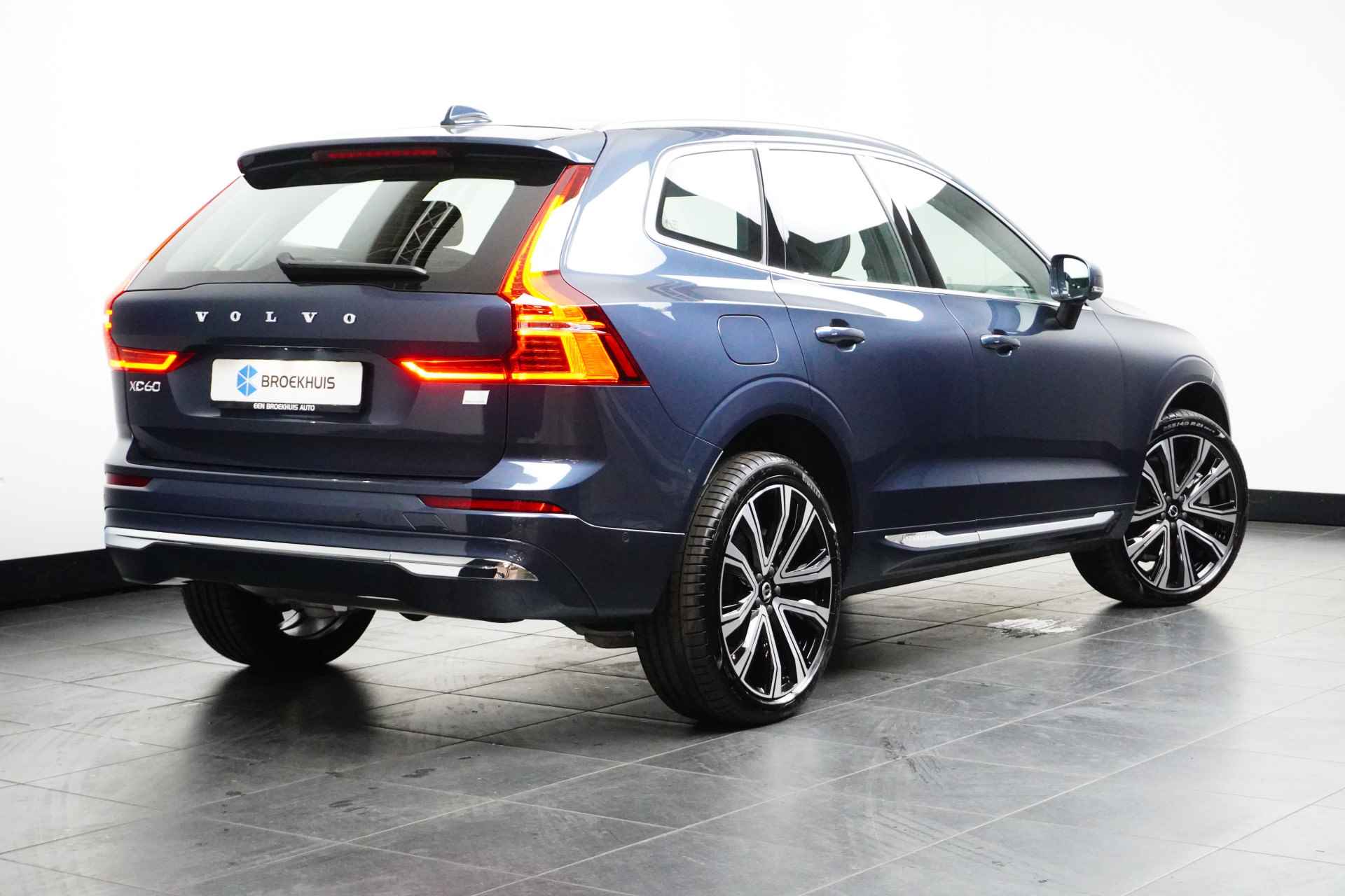 Volvo XC60 T6 AWD Ultimate Bright | Luchtvering | 360° Camera | Harman/Kardon | Head-up Display | Panoramadak | 21-inch | DAB - 6/36