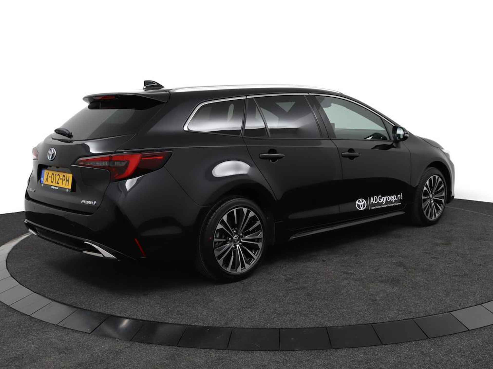 Toyota Corolla Touring Sports 2.0 High Power Hybrid First Edition | Navigatie | Climate-Control | Apple Carplay/Android Auto | Parkeersensoren | Elektrische Achterklep | - 2/47
